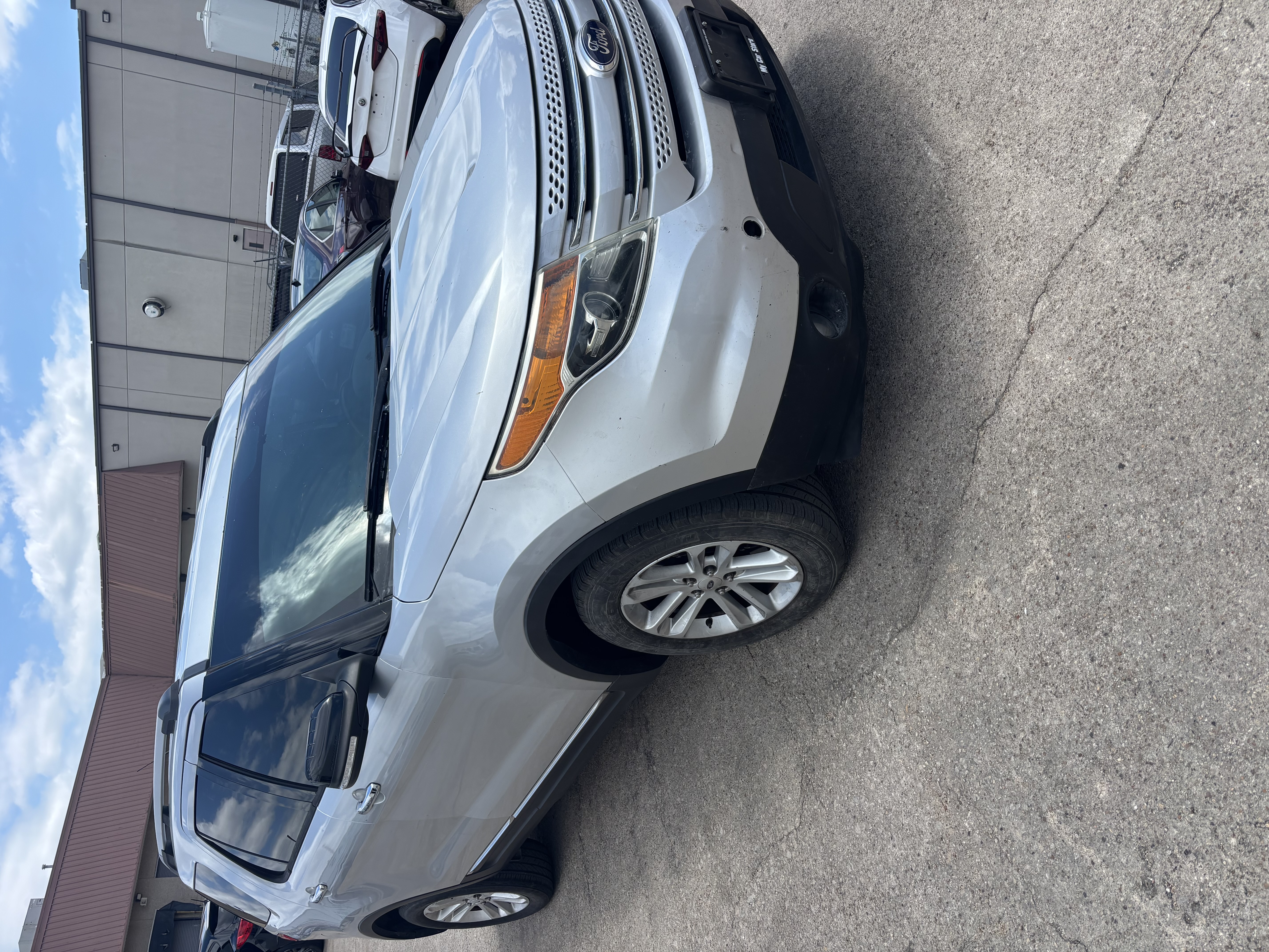 View vehicle photo 3