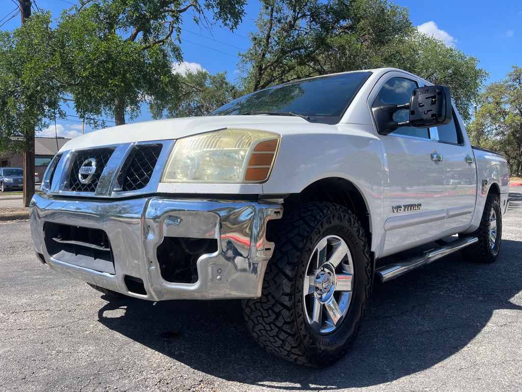 White 2006 Nissan Titan XE Crew Cab 2WD Pickup Truck Rear-Wheel Drive Automatic