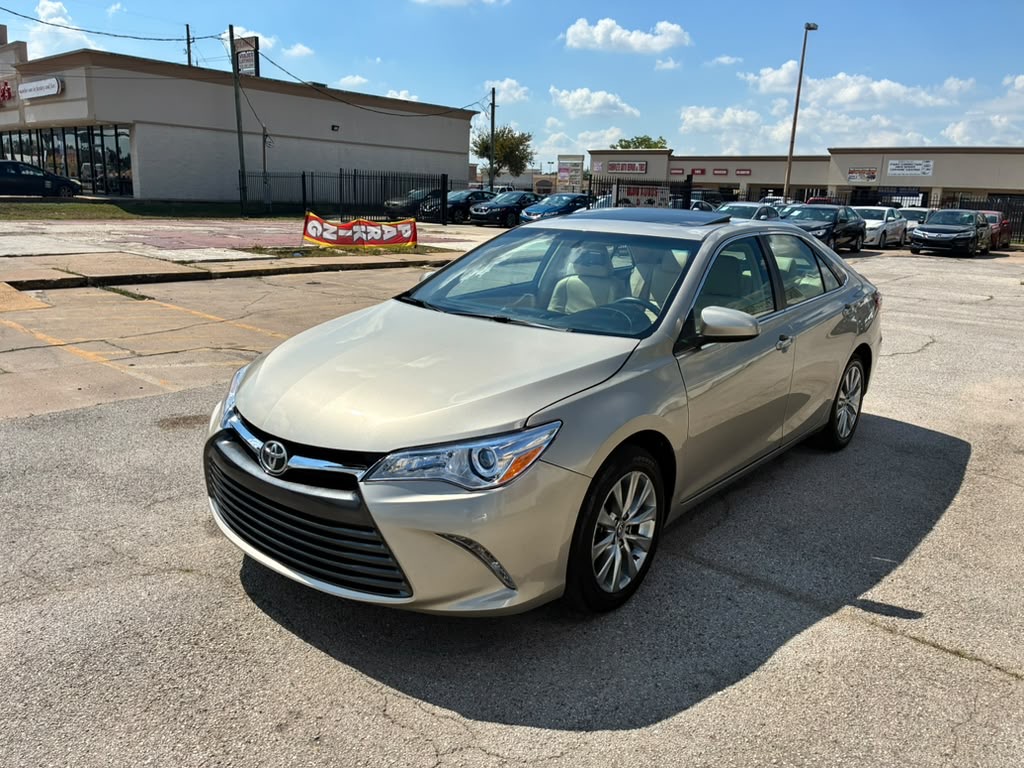 2015 Toyota Camry 4dr Sdn I4 Auto XLE (Natl)