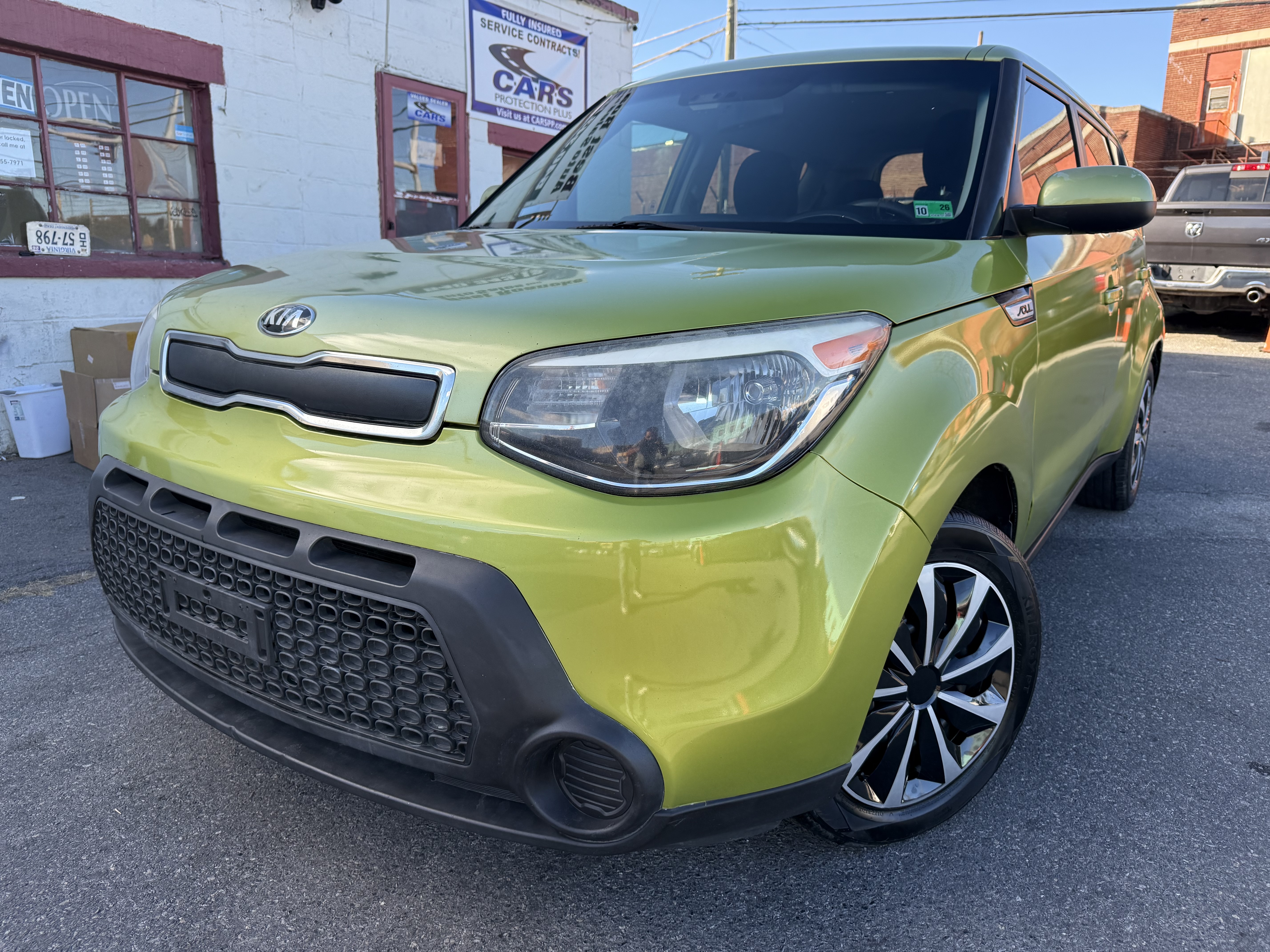 Green 2015 Kia Soul Wagon Front-Wheel Drive Manual