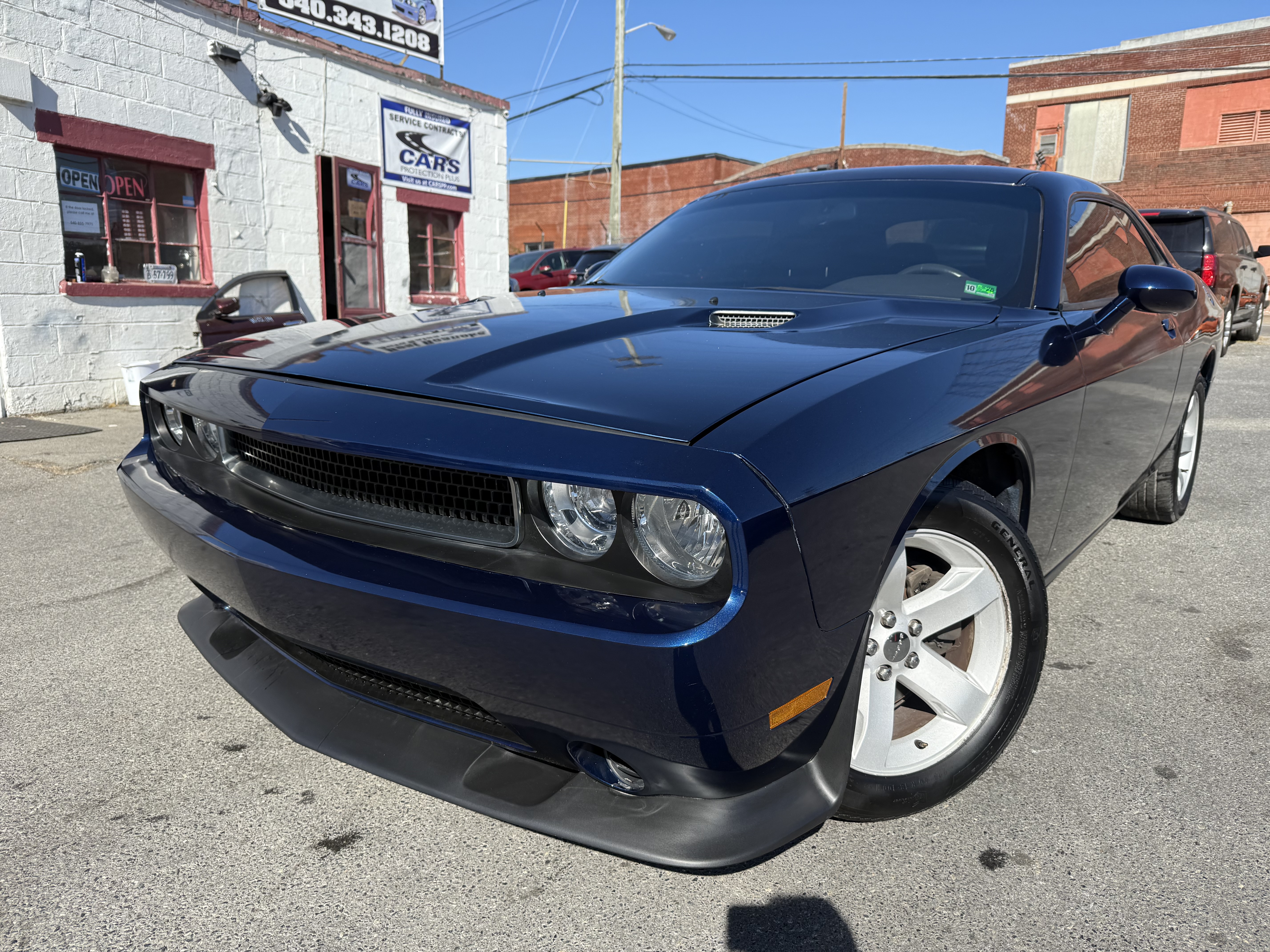 2013 Dodge Challenger SXT RWD