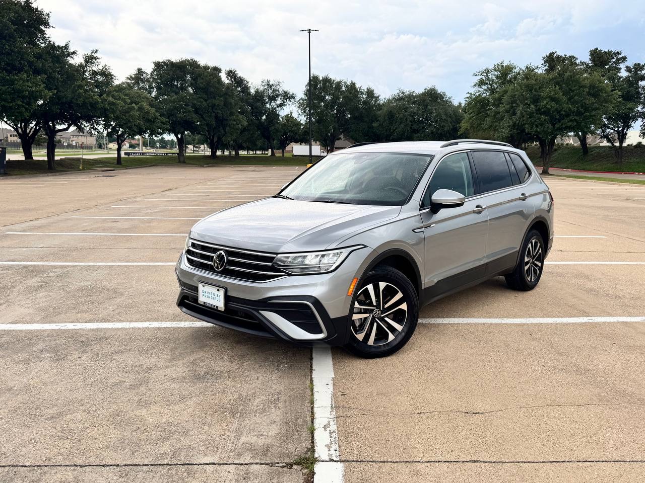 Silver 2024 Volkswagen Tiguan SUV / Crossover Front-Wheel Drive Automatic