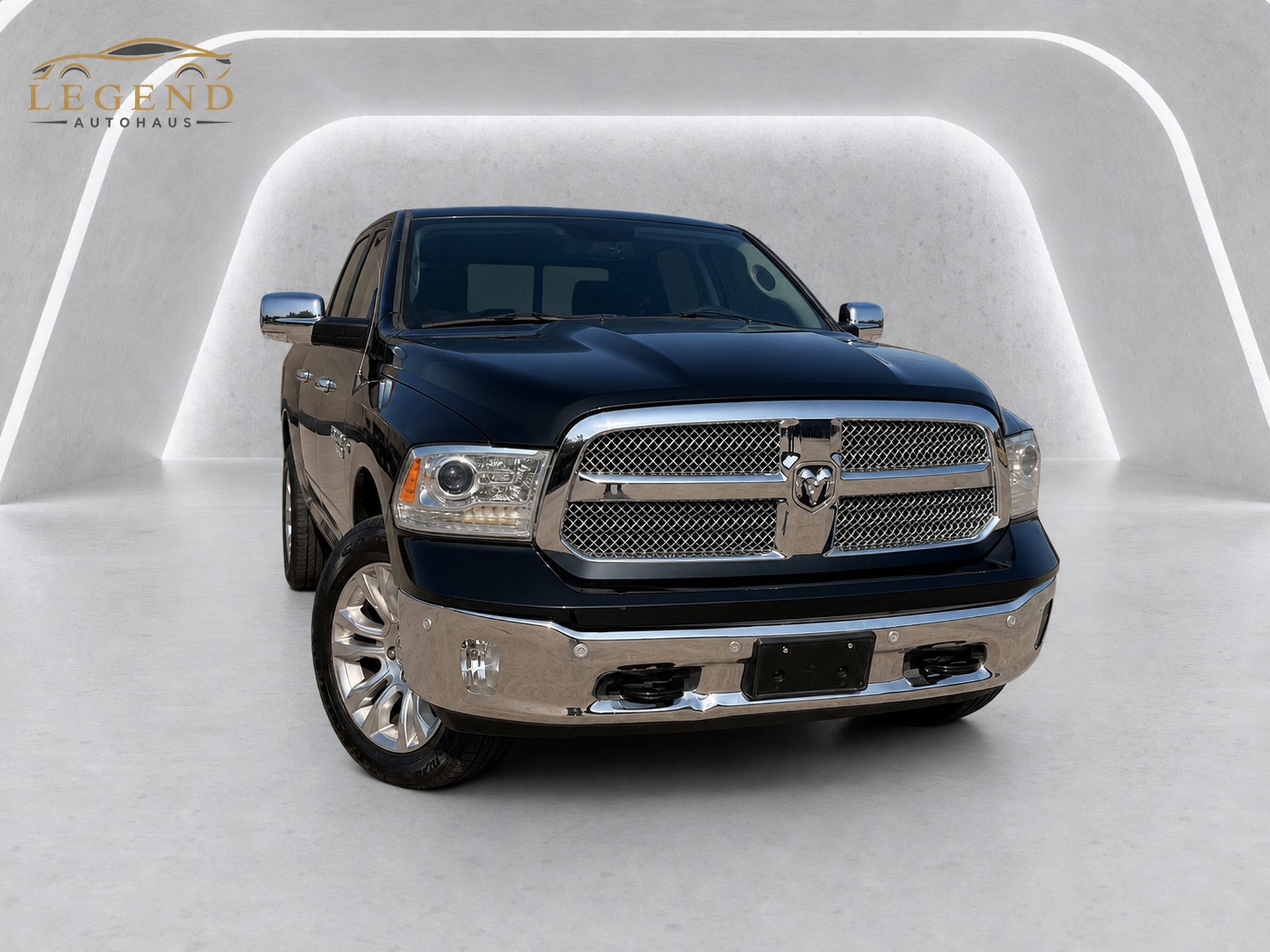 2015 RAM 1500 4WD Crew Cab 140.5 Laramie Longhorn