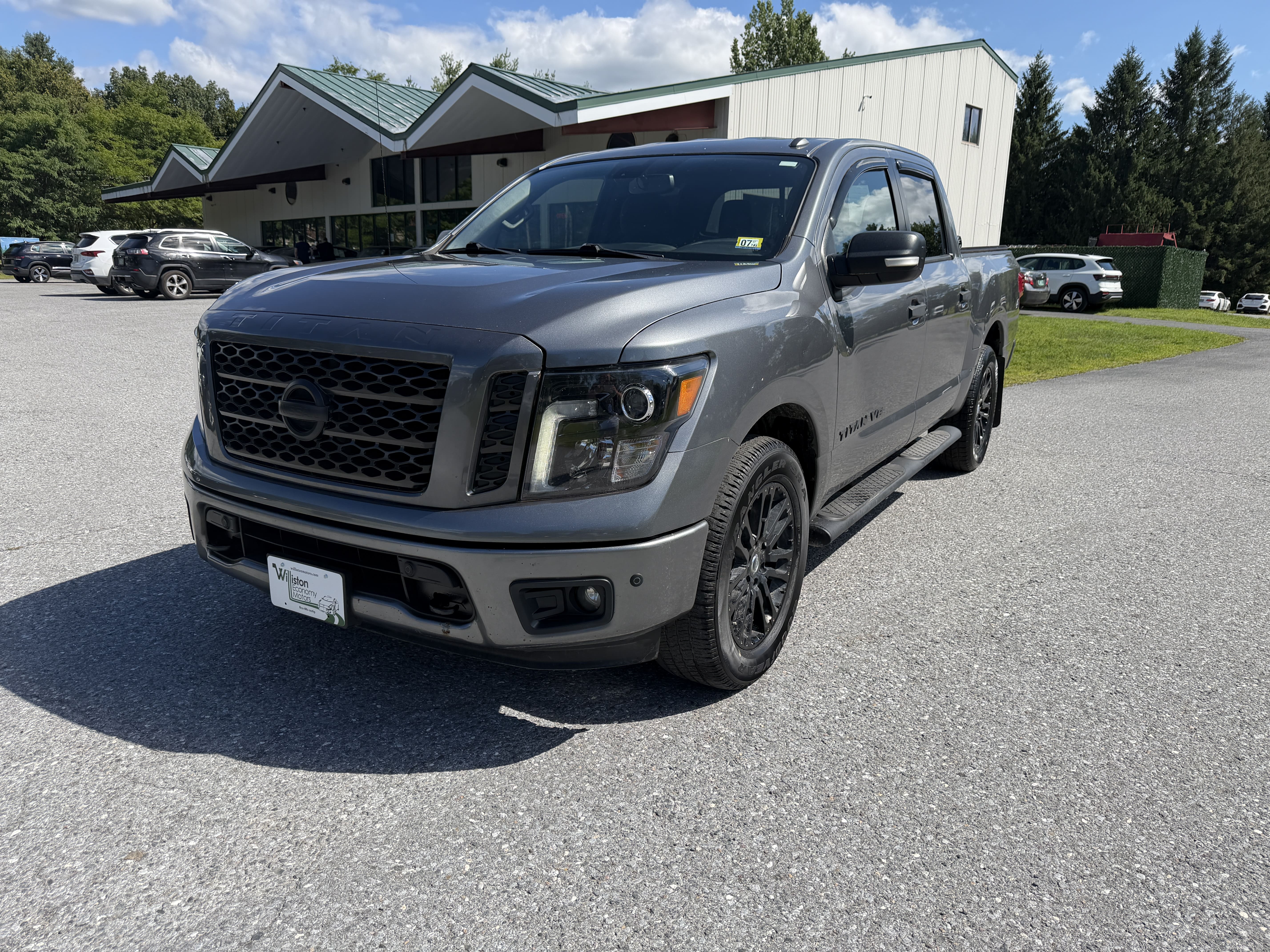 2018 Nissan Titan 4x4 Crew Cab SV