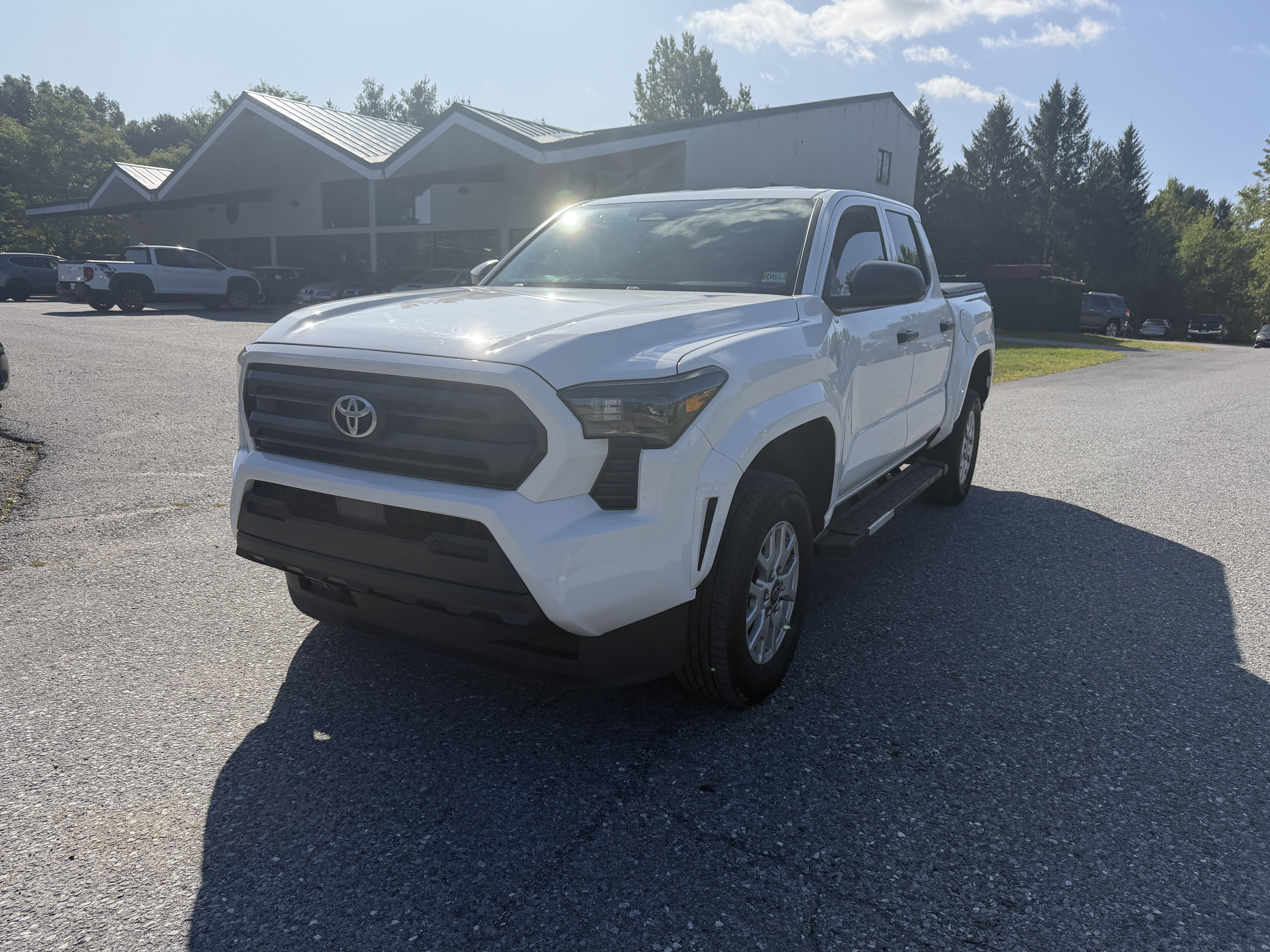 2025 Toyota Tacoma SR Double Cab 5ft Bed AT (Natl)