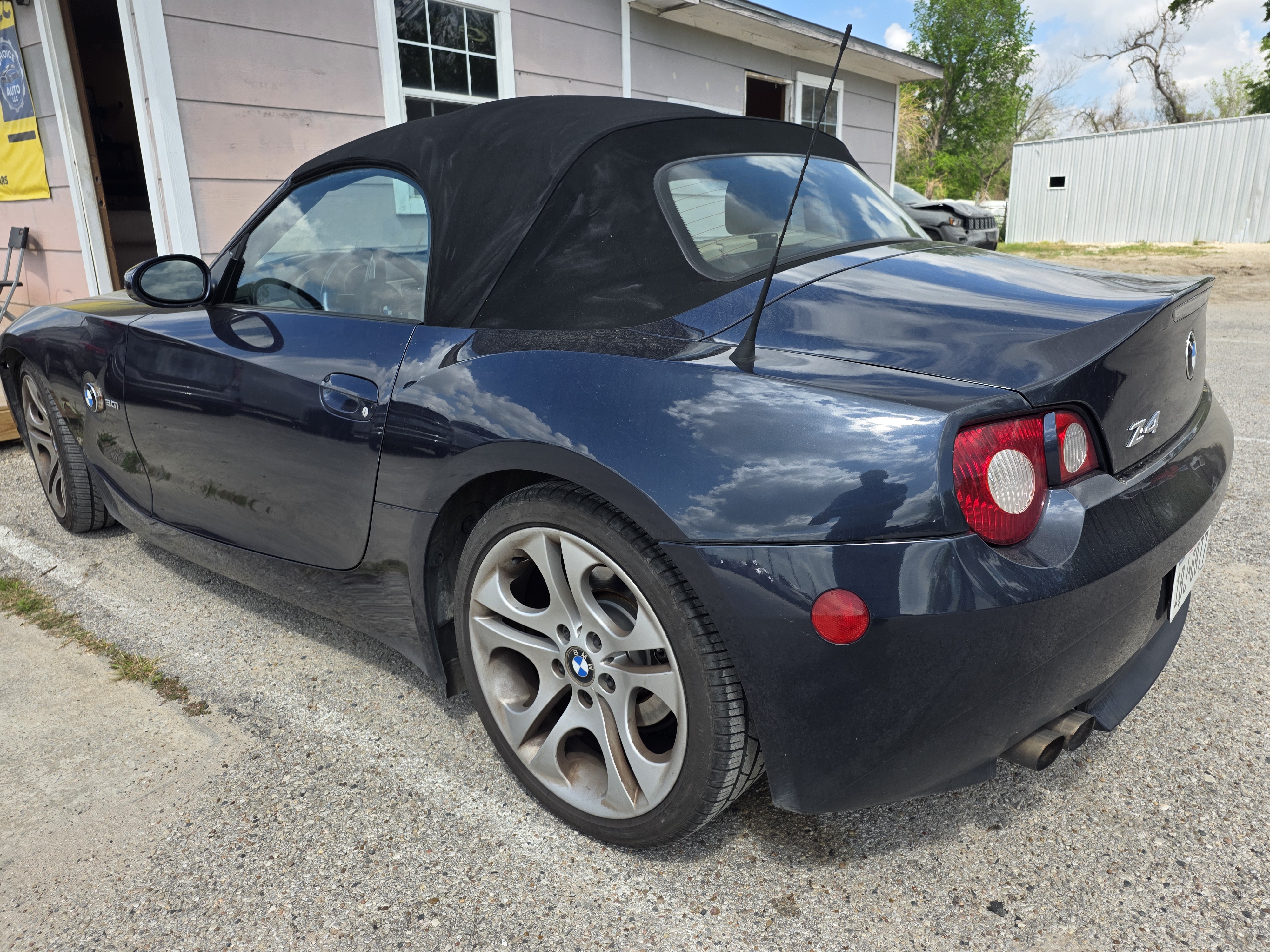 View vehicle photo 6