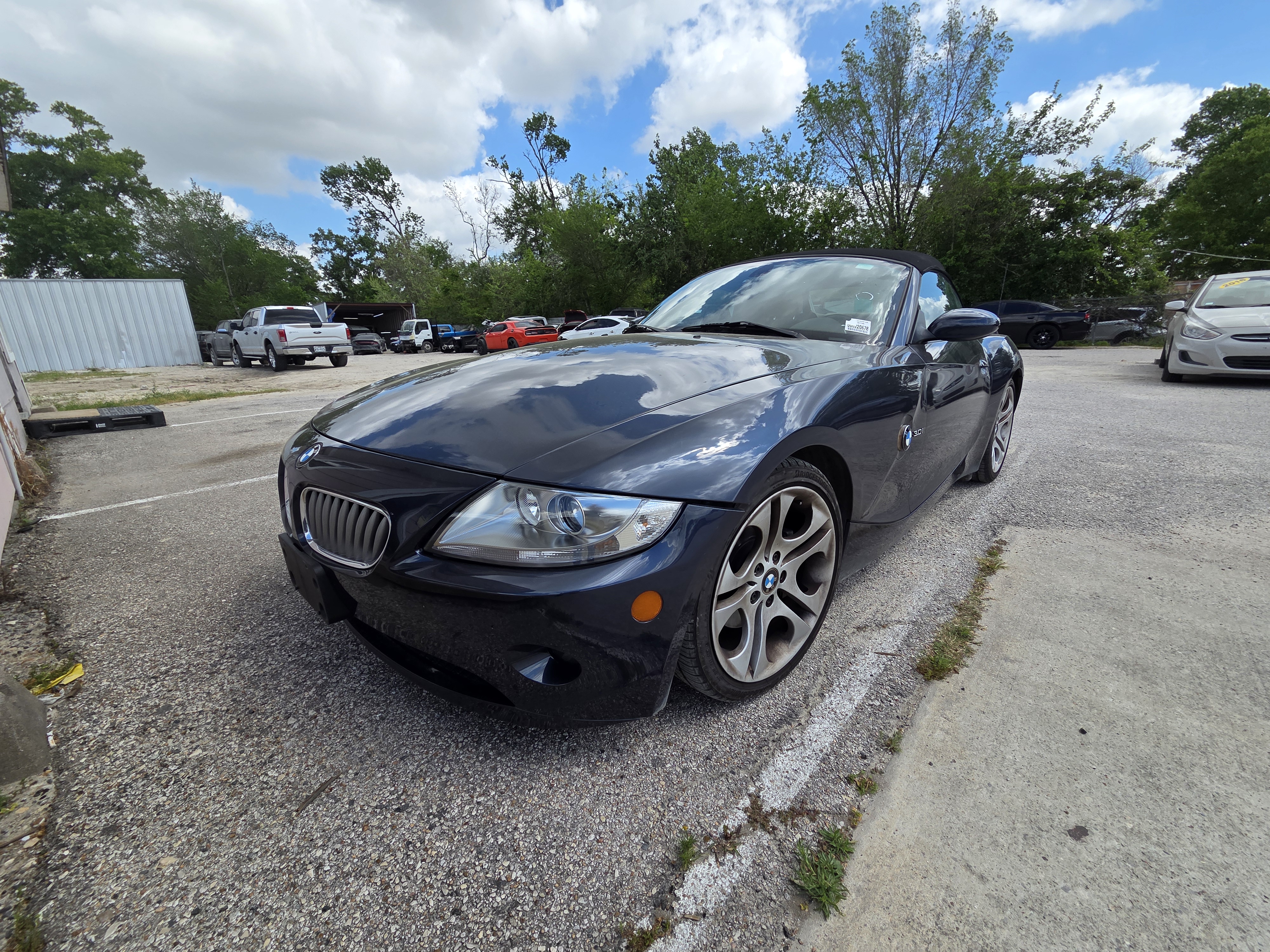 View vehicle photo 3