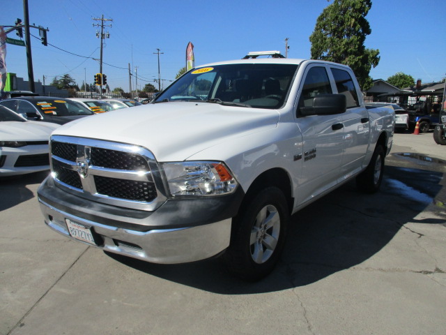 2016 RAM 1500 4WD Crew Cab 140.5 Tradesman