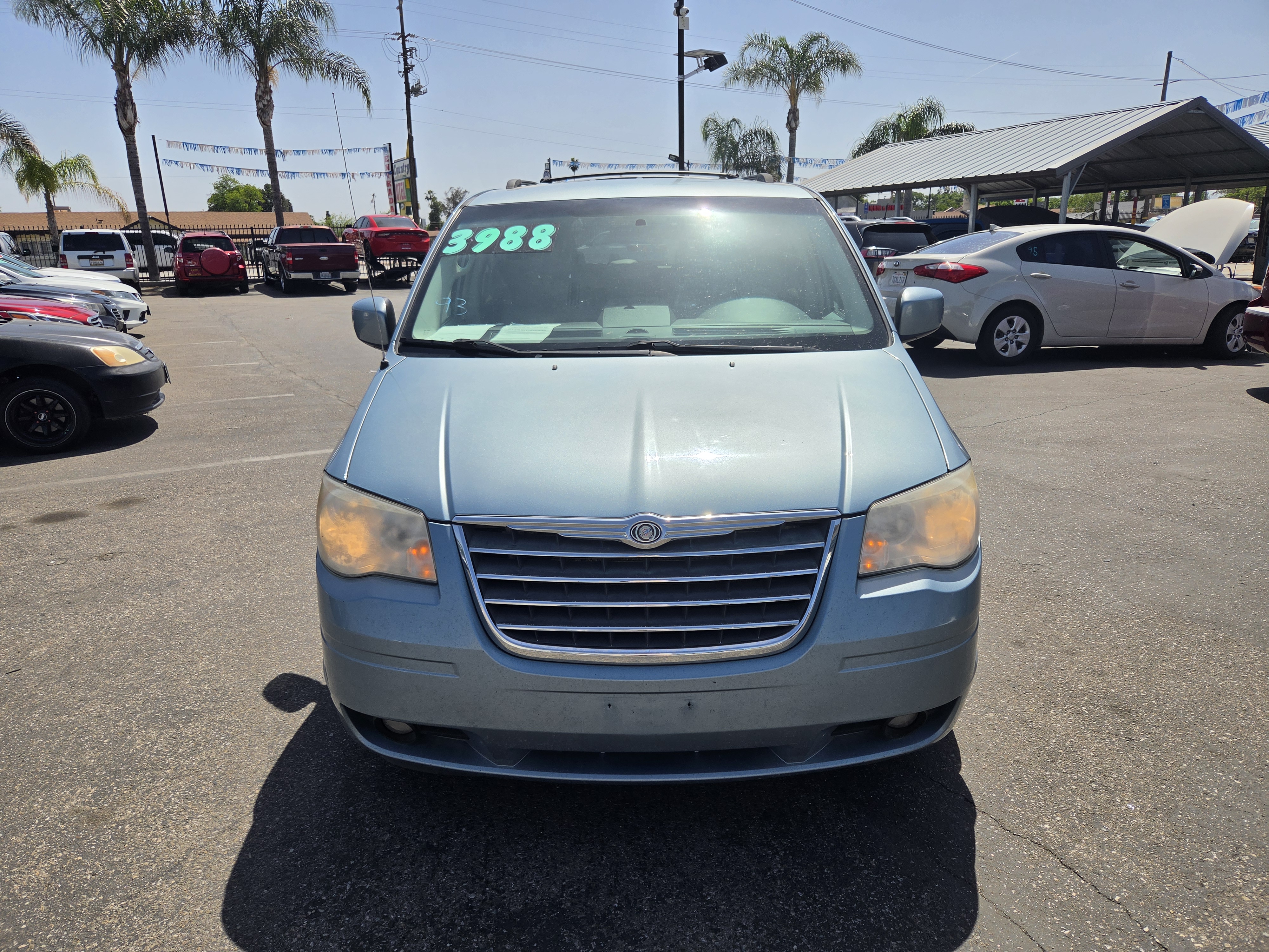 2010 Chrysler Town & Country Touring's photo