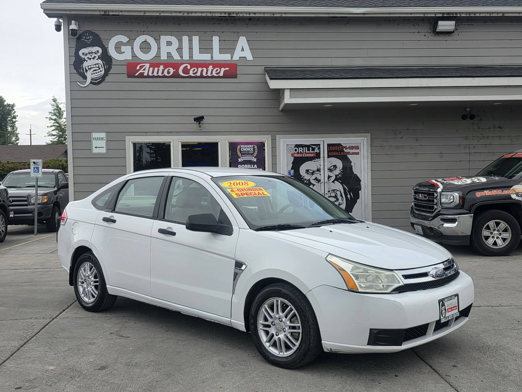 White 2008 Ford Focus Sedan Front-Wheel Drive Automatic