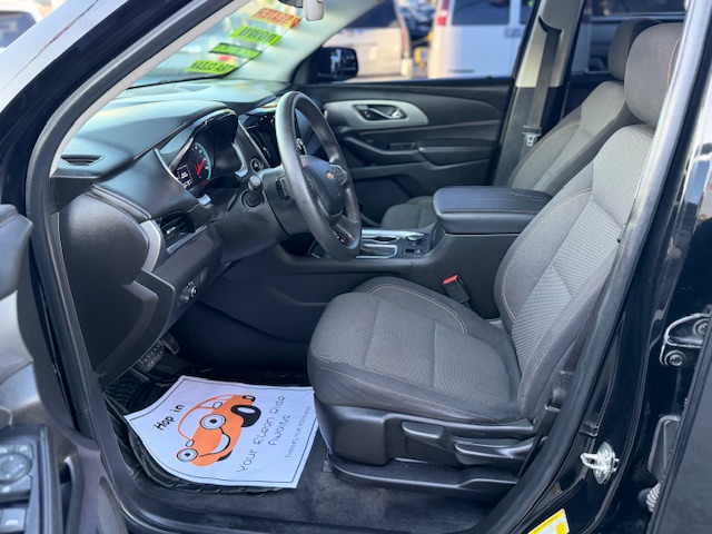 View vehicle photo 7