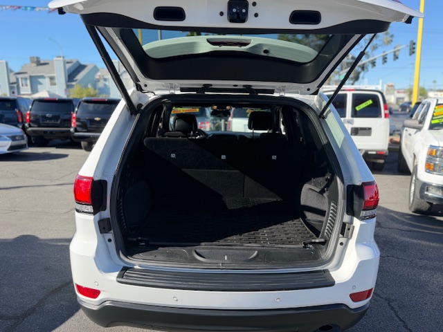 View vehicle photo 7