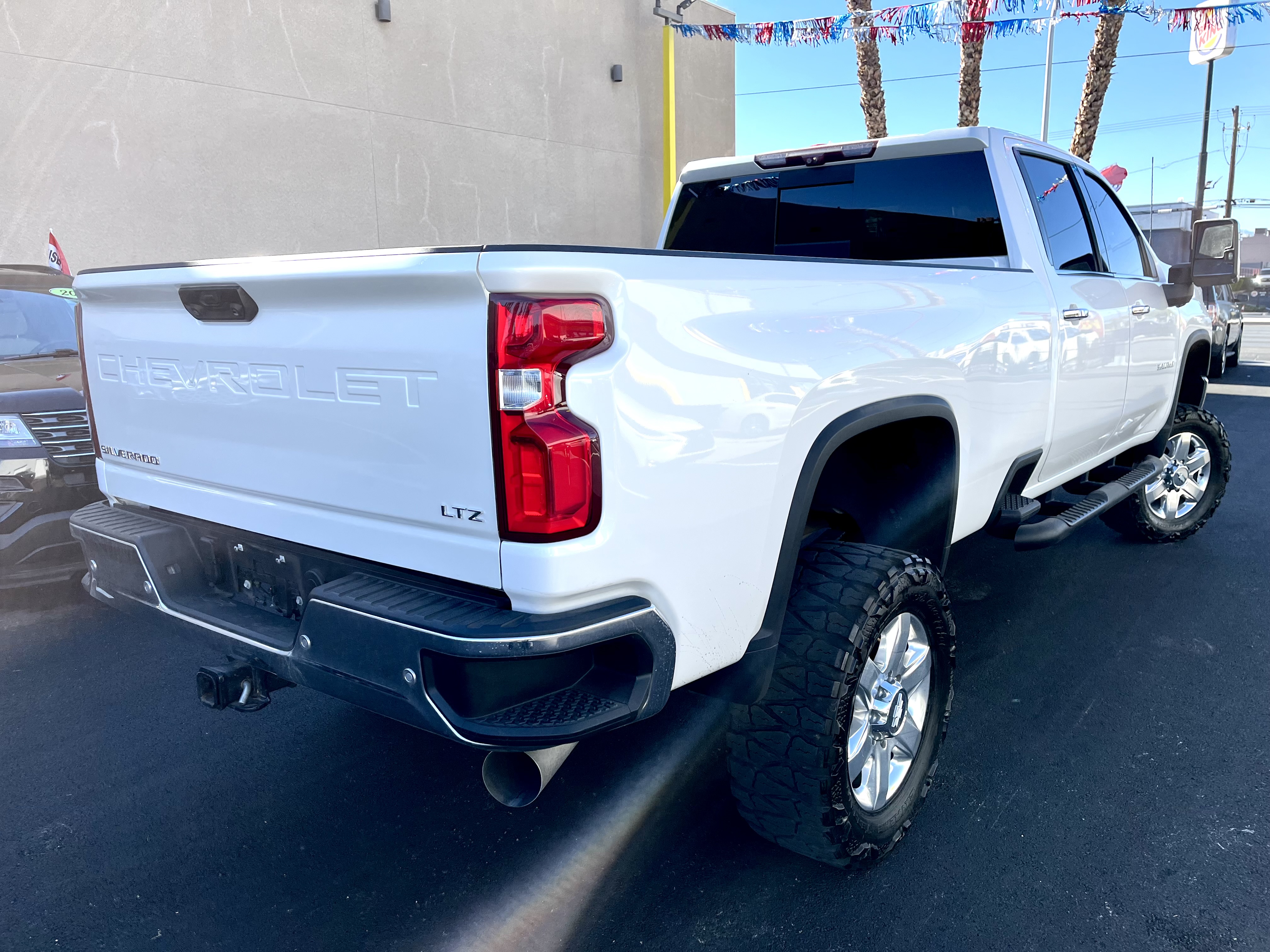 View vehicle photo 6