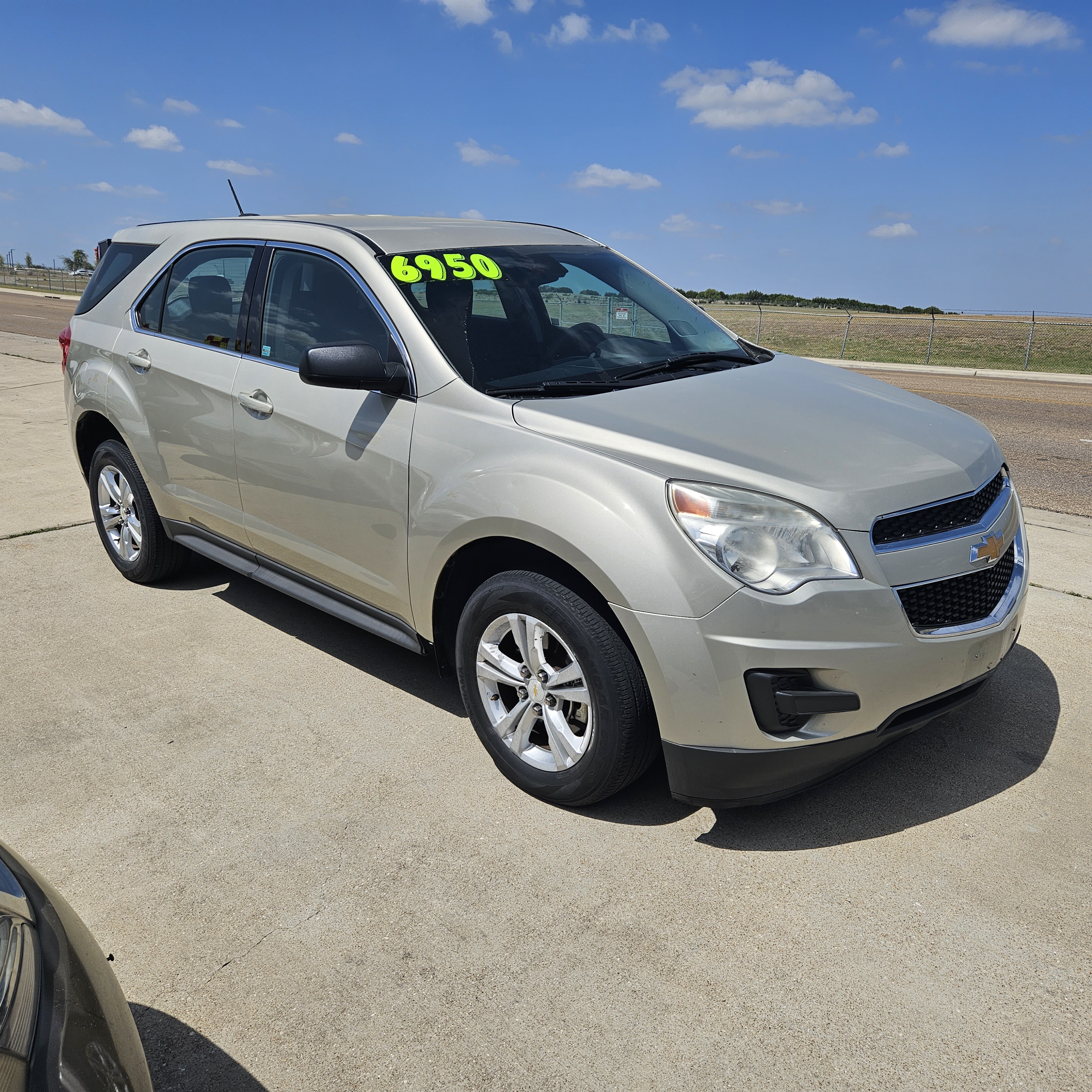 View vehicle photo 2