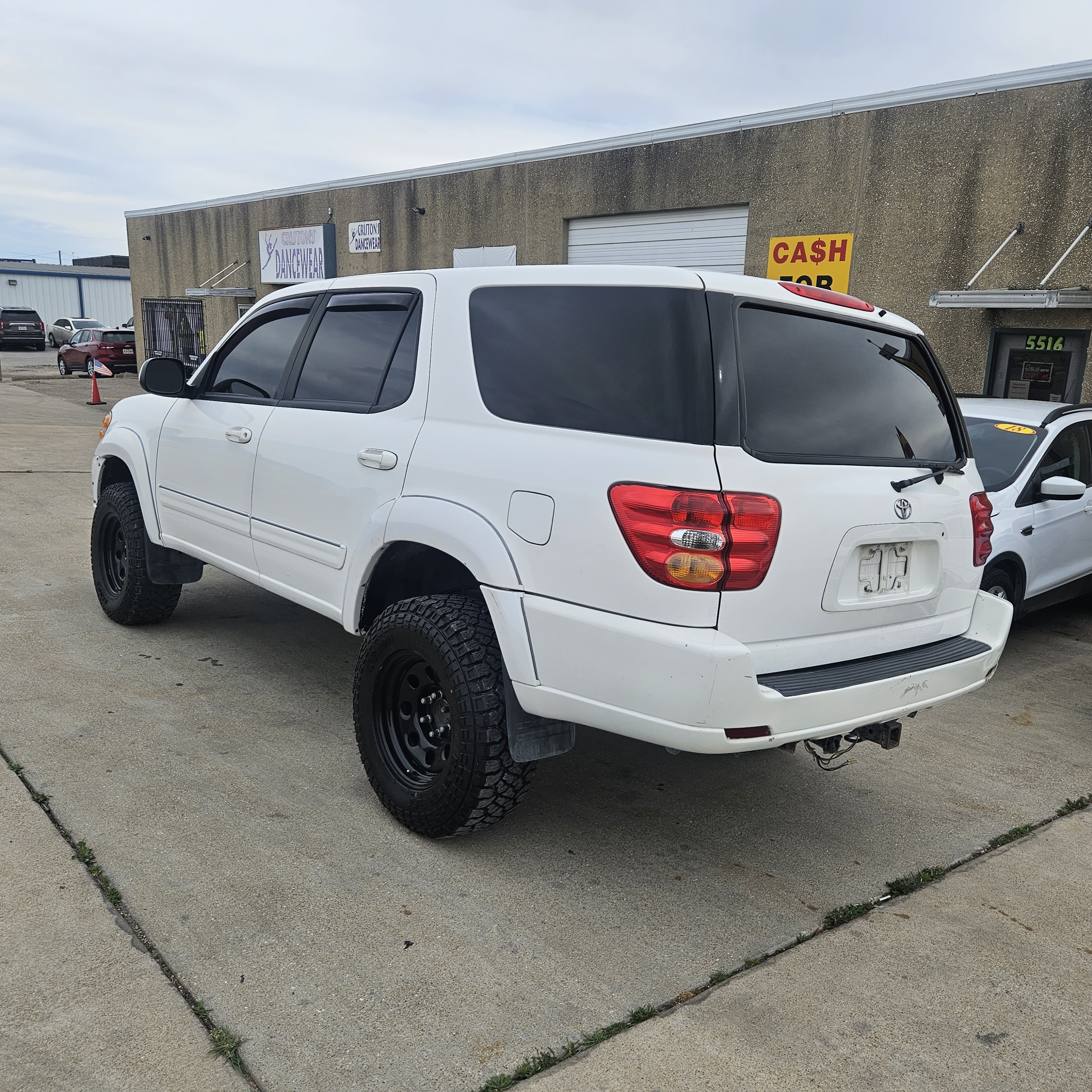 White 2002 Toyota Sequoia Limited 4WD SUV / Crossover Four-Wheel Drive Automatic