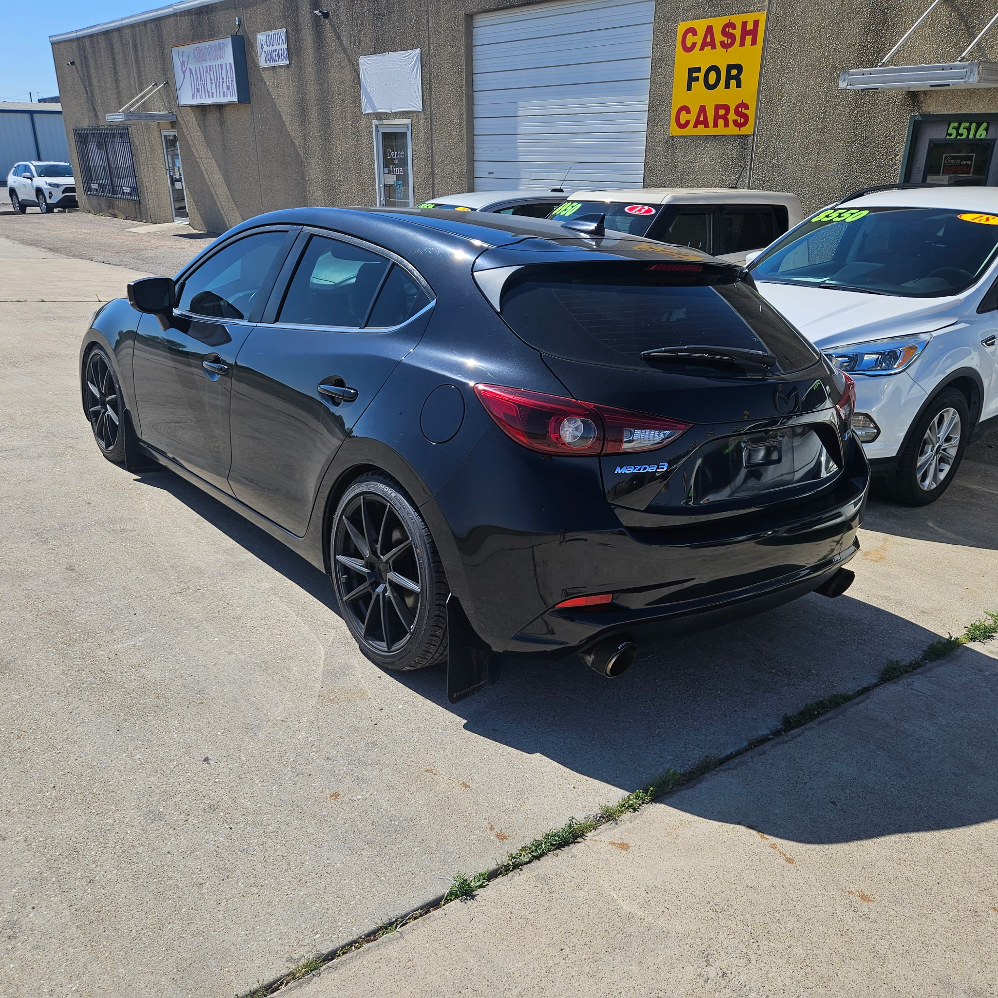View vehicle photo 4