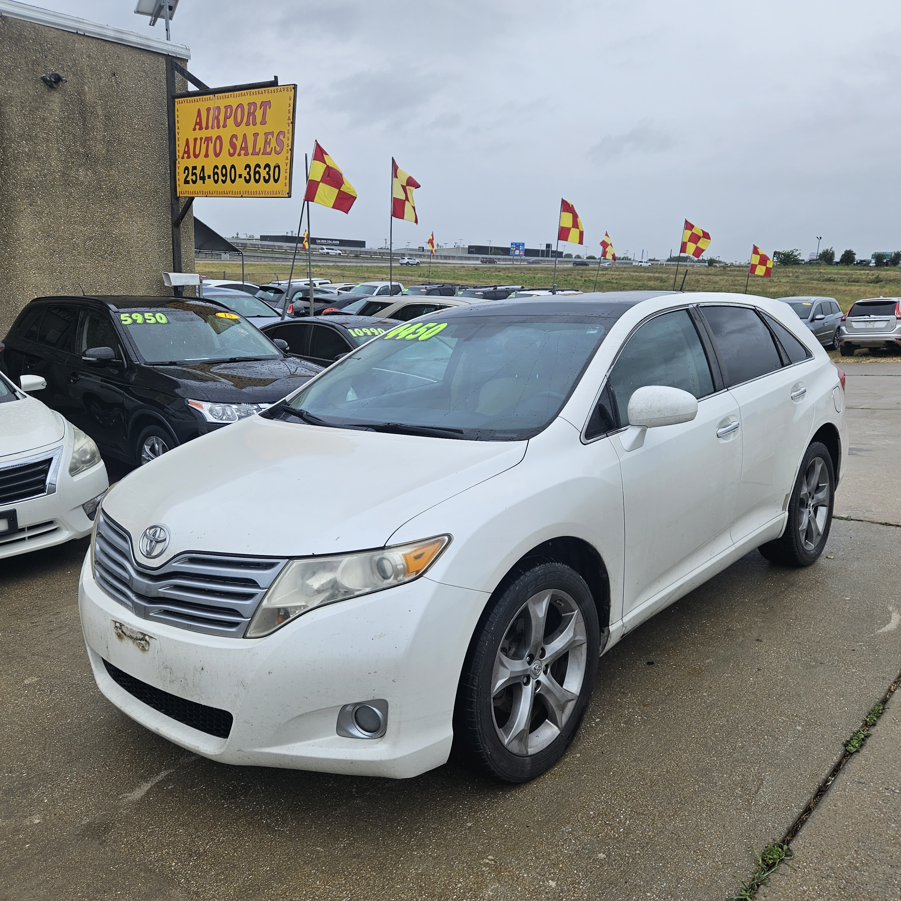 White 2010 Toyota Venza SUV / Crossover Front-Wheel Drive Automatic