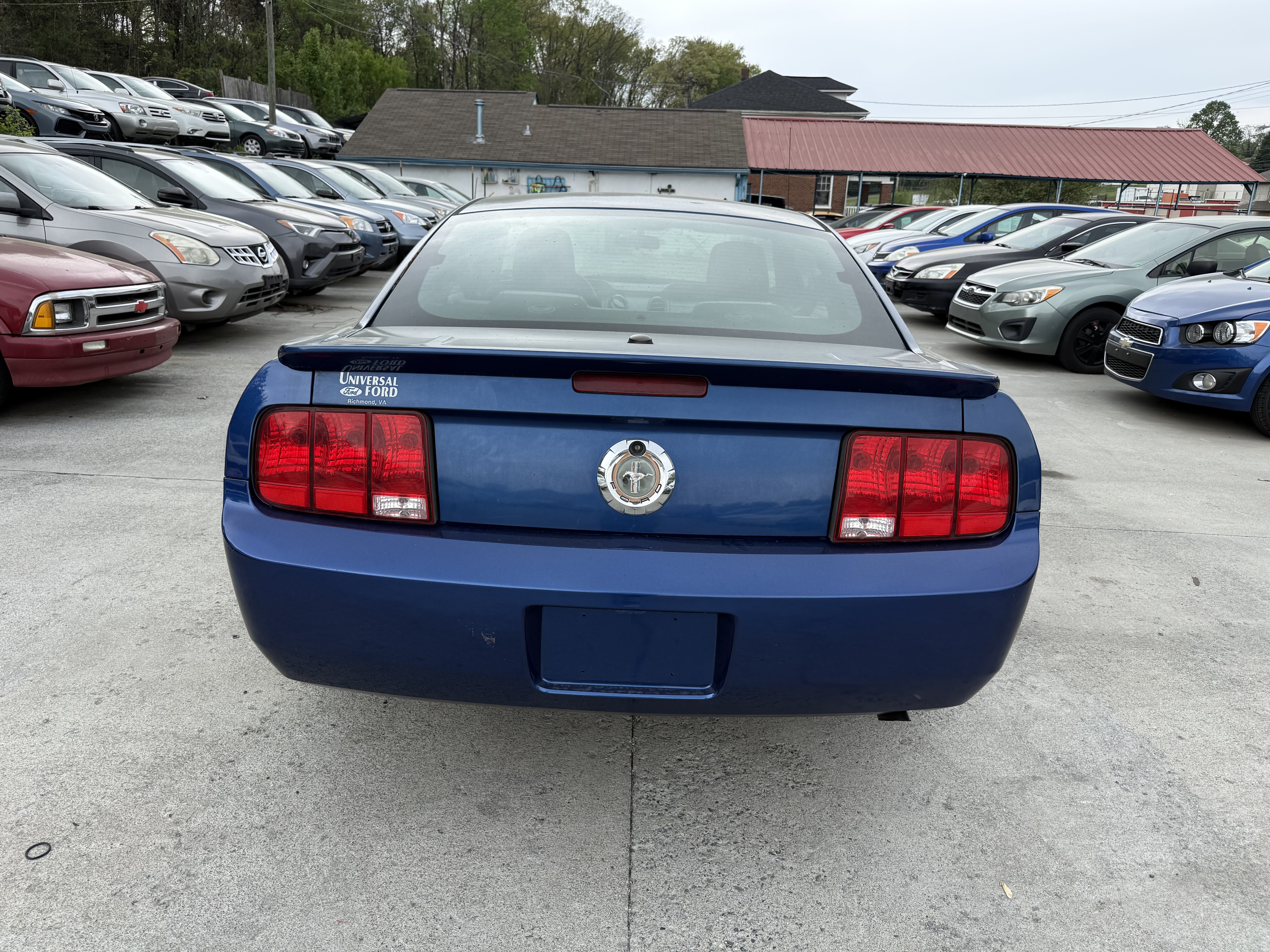 View vehicle photo 5