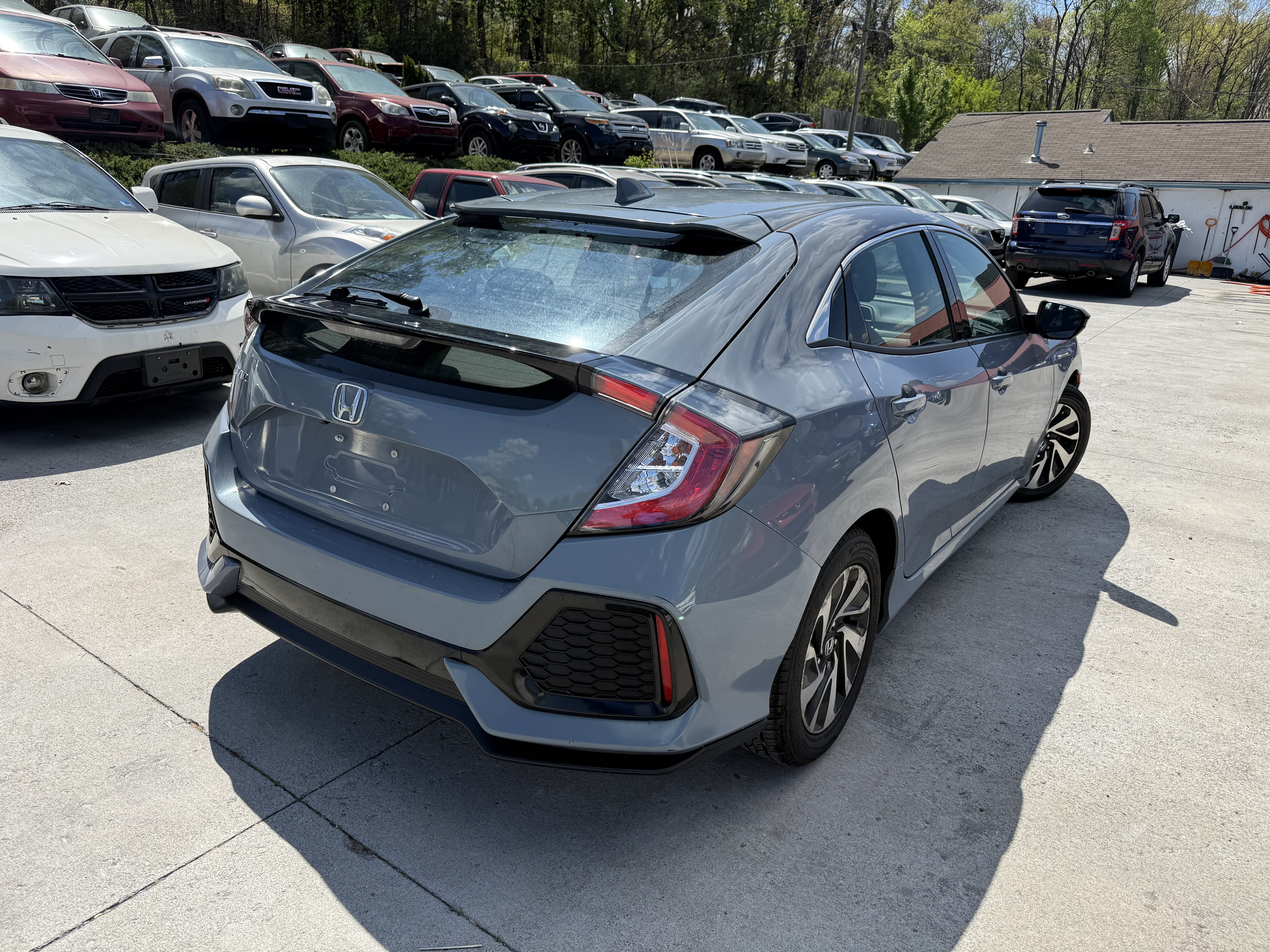 View vehicle photo 4