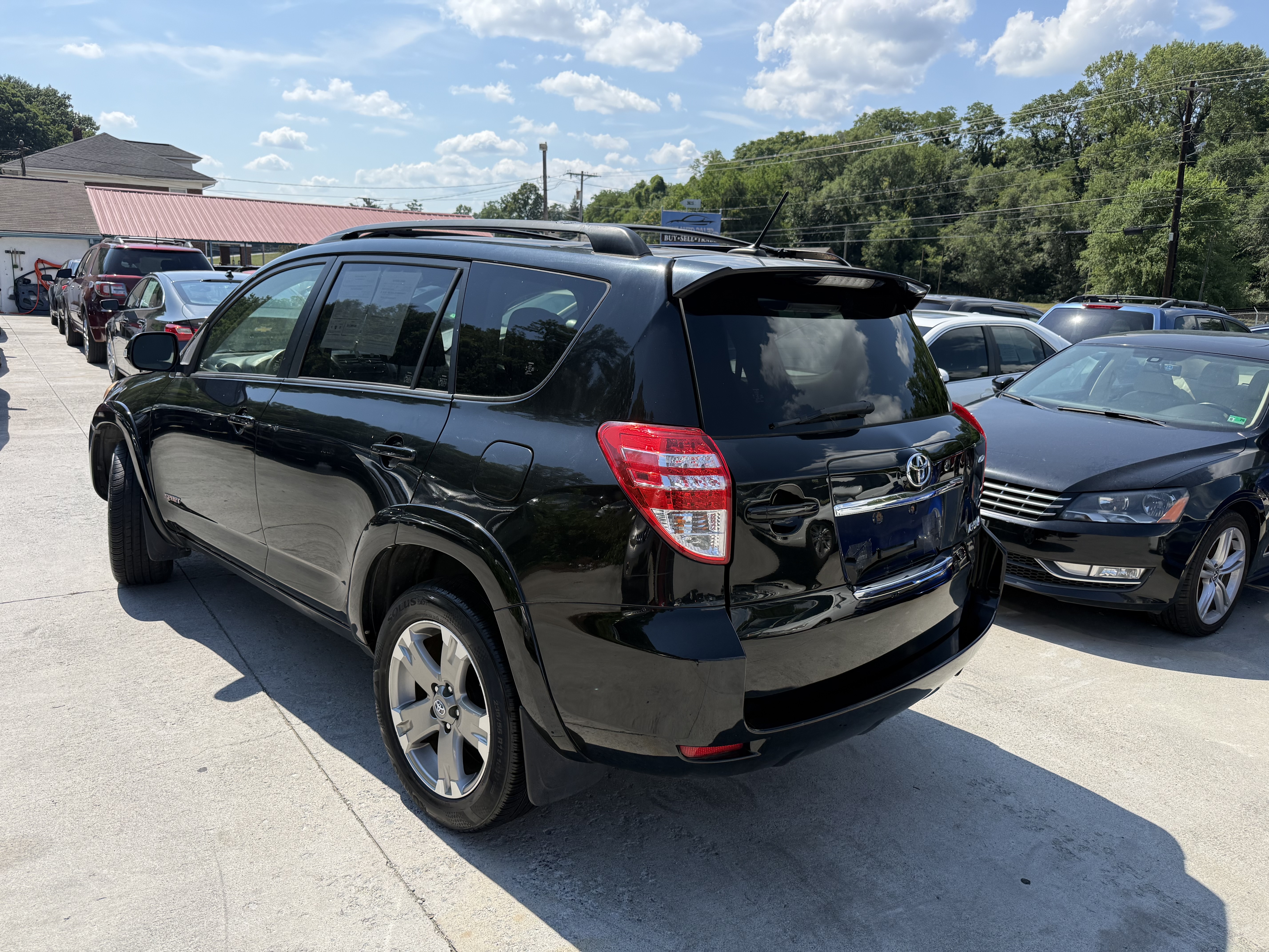 View vehicle photo 7