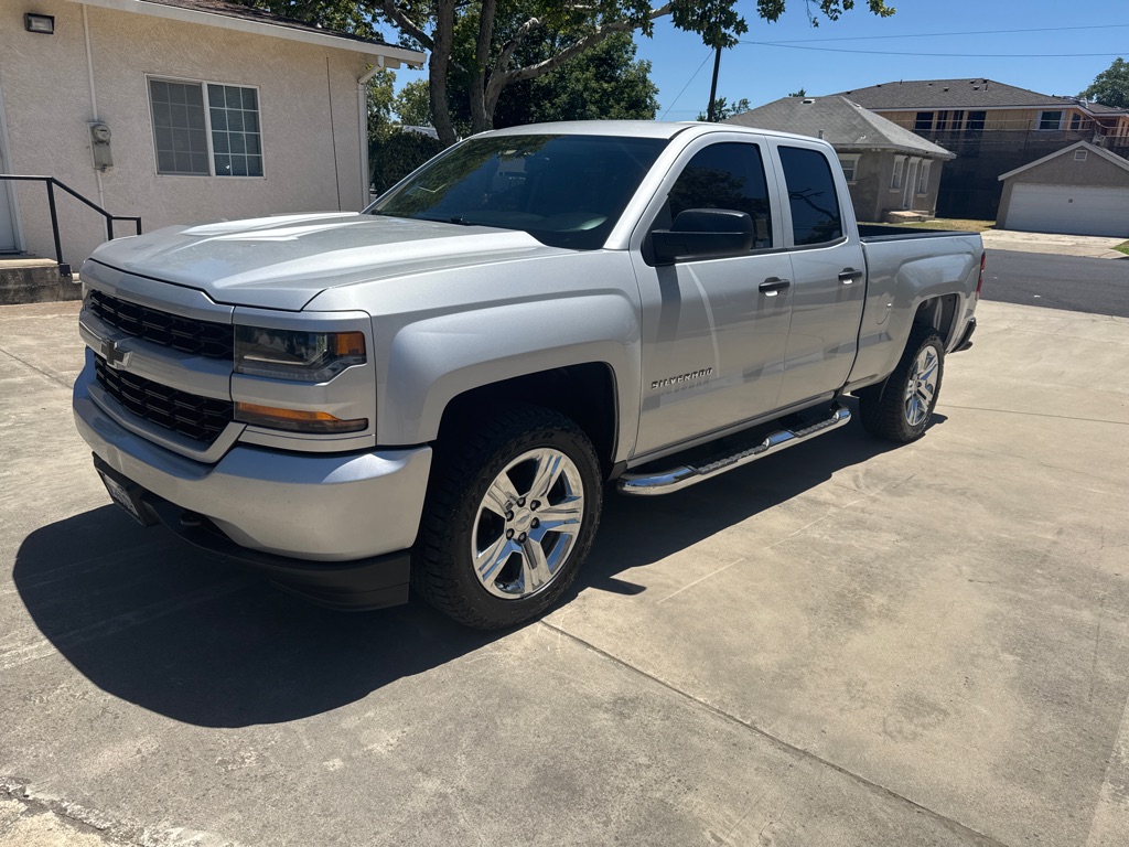  2017 Chevrolet Silverado 1500 Custom Double Cab RWD   