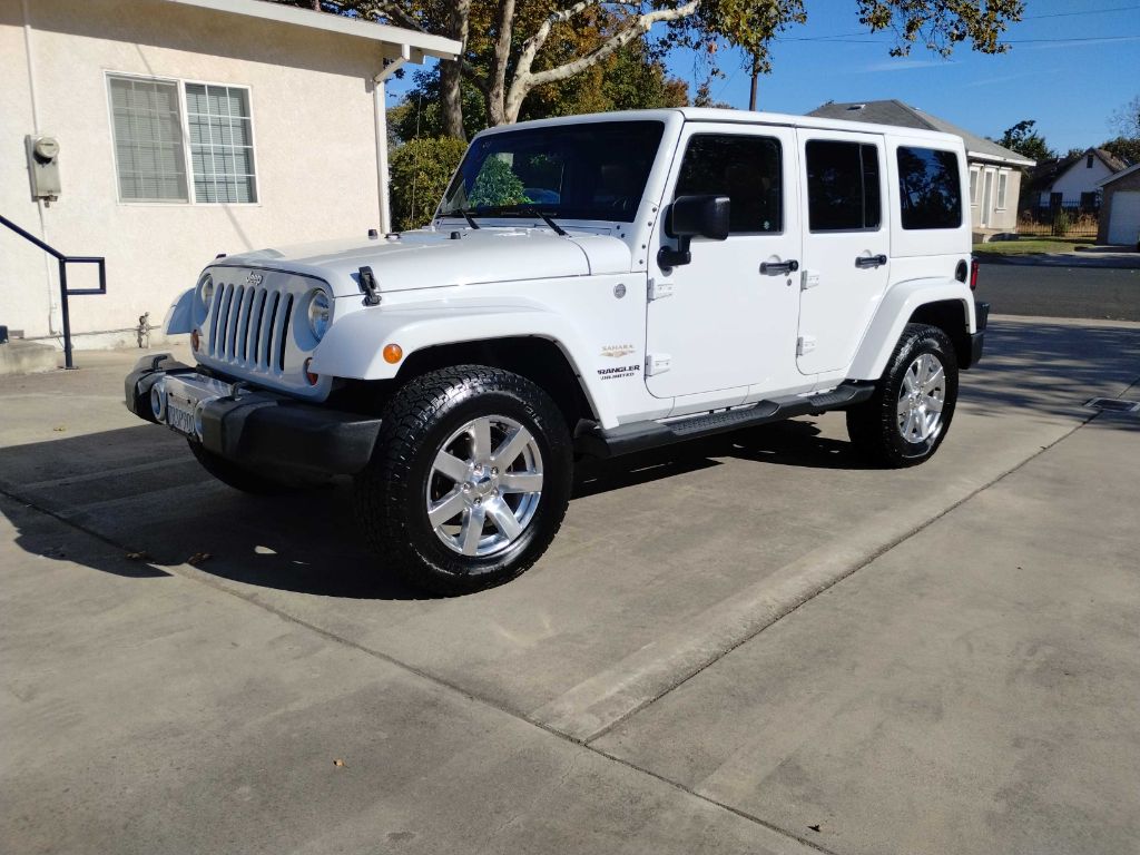 2013 Jeep Wrangler Unlimited Sahara 4WD