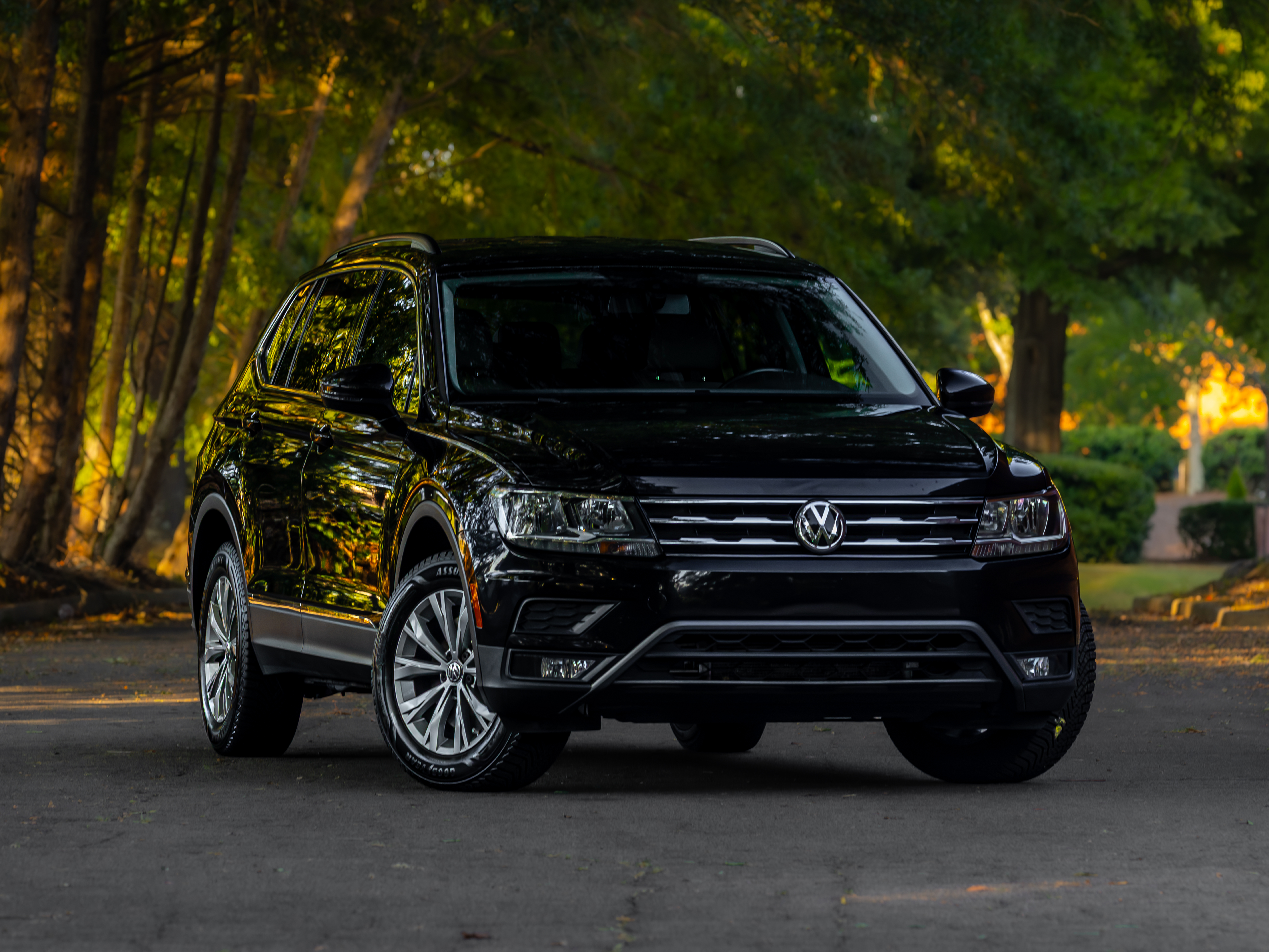 Black 2018 Volkswagen Tiguan SUV / Crossover Front-Wheel Drive Automatic