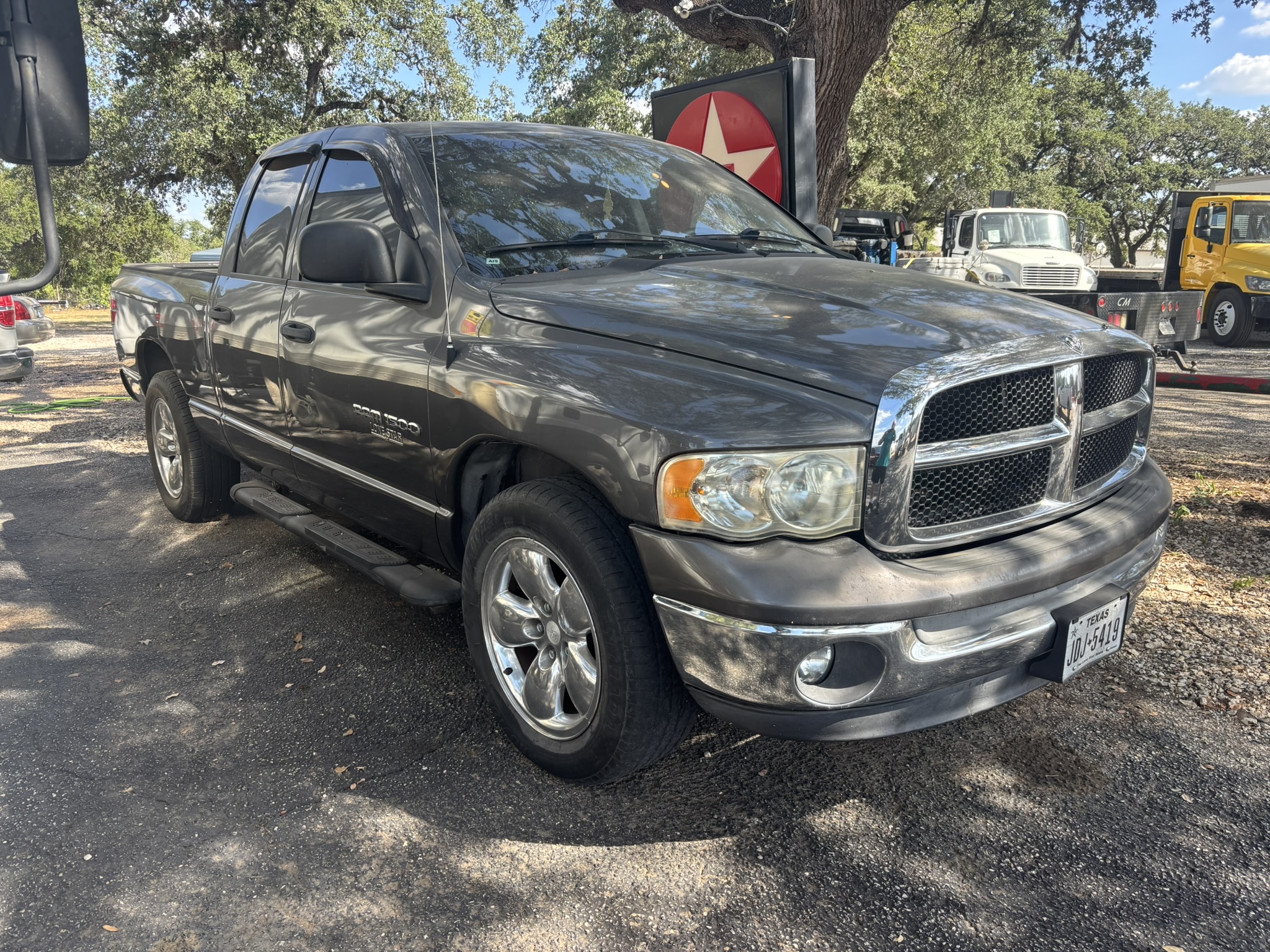 Gray 2004 Dodge RAM 1500 Pickup Truck Rear-Wheel Drive Automatic