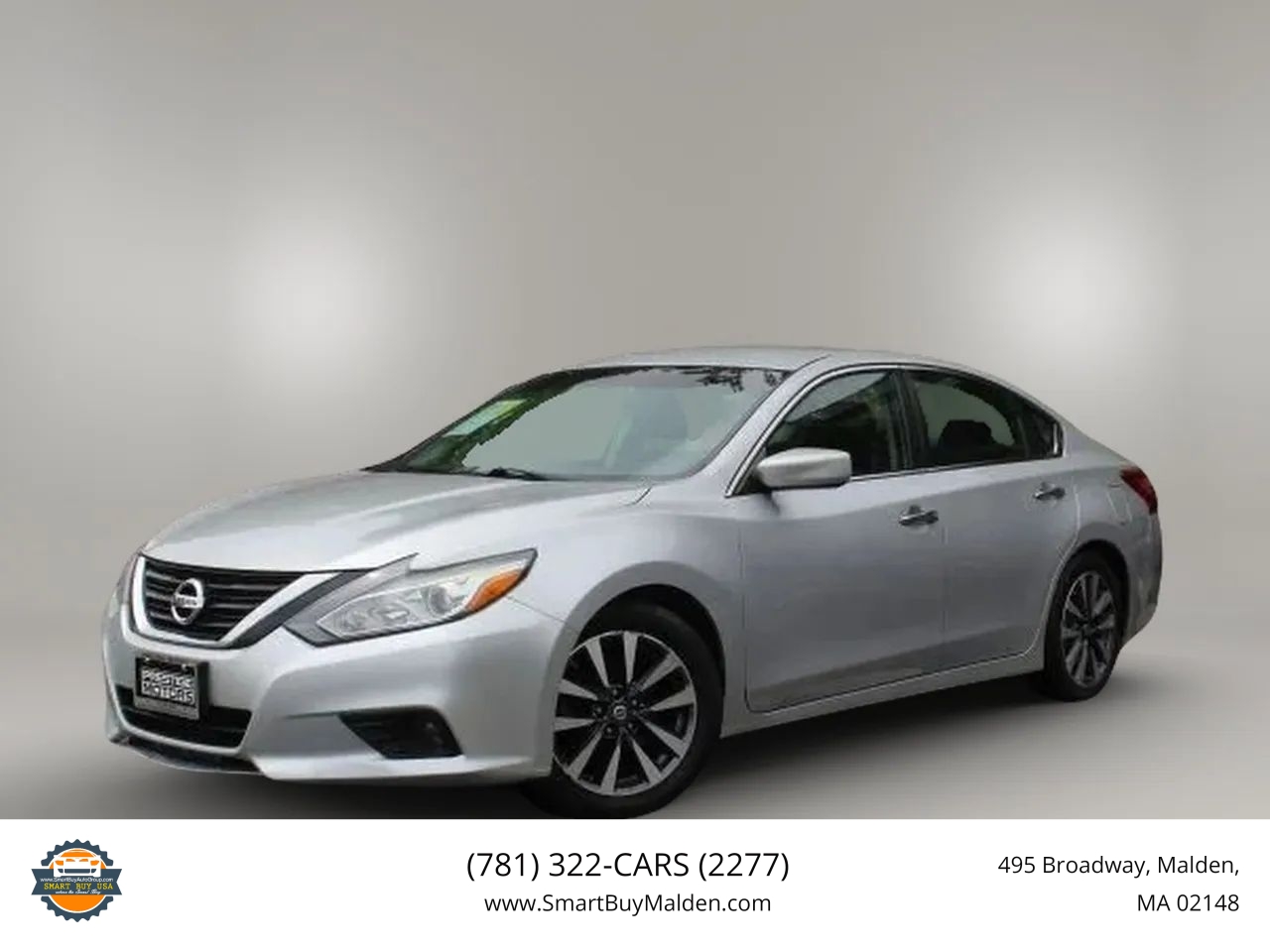 2017 Nissan Altima Gris Sedán Tracción delantera Automática