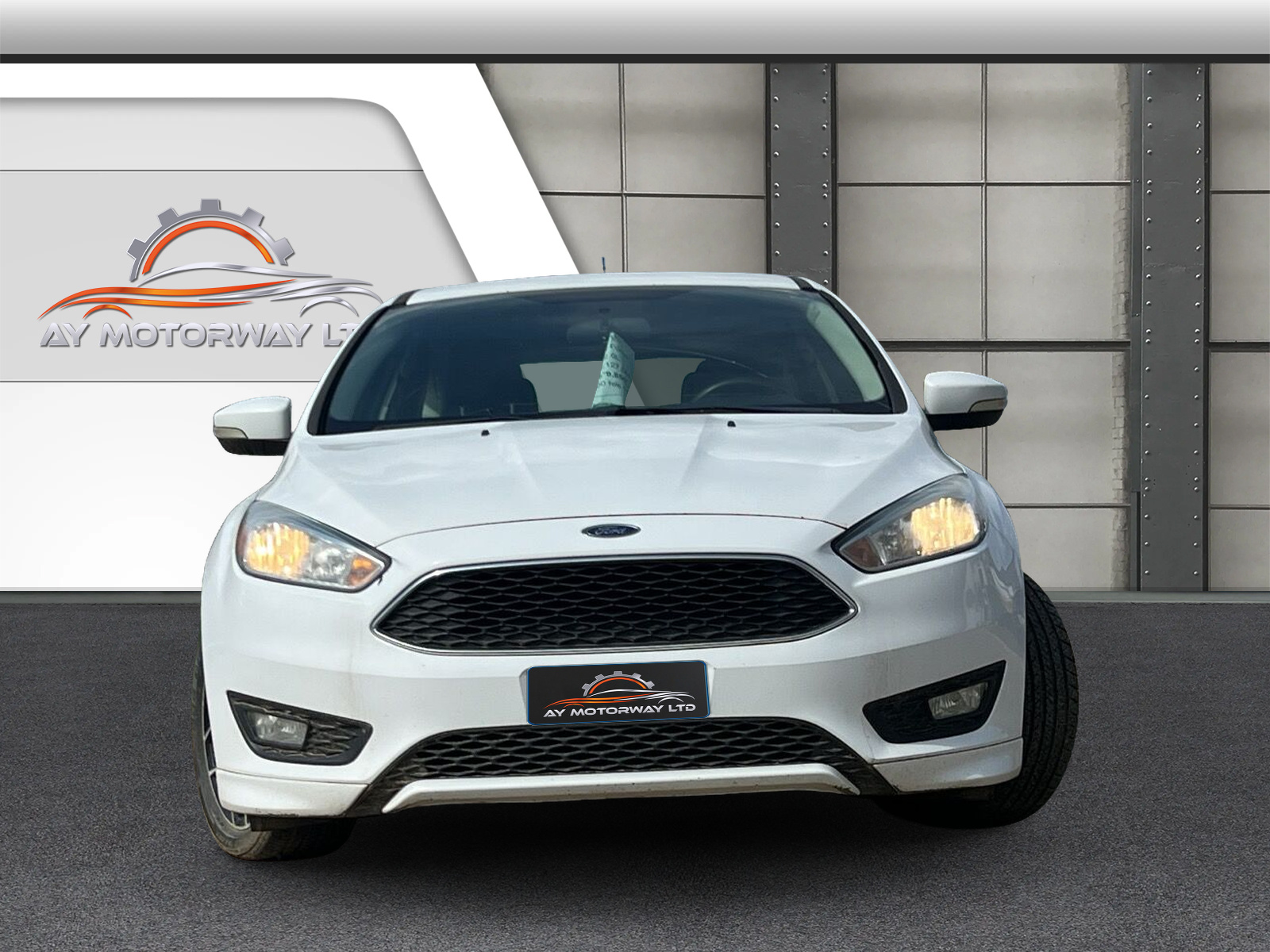 2015 Ford Focus SE Hatchback
