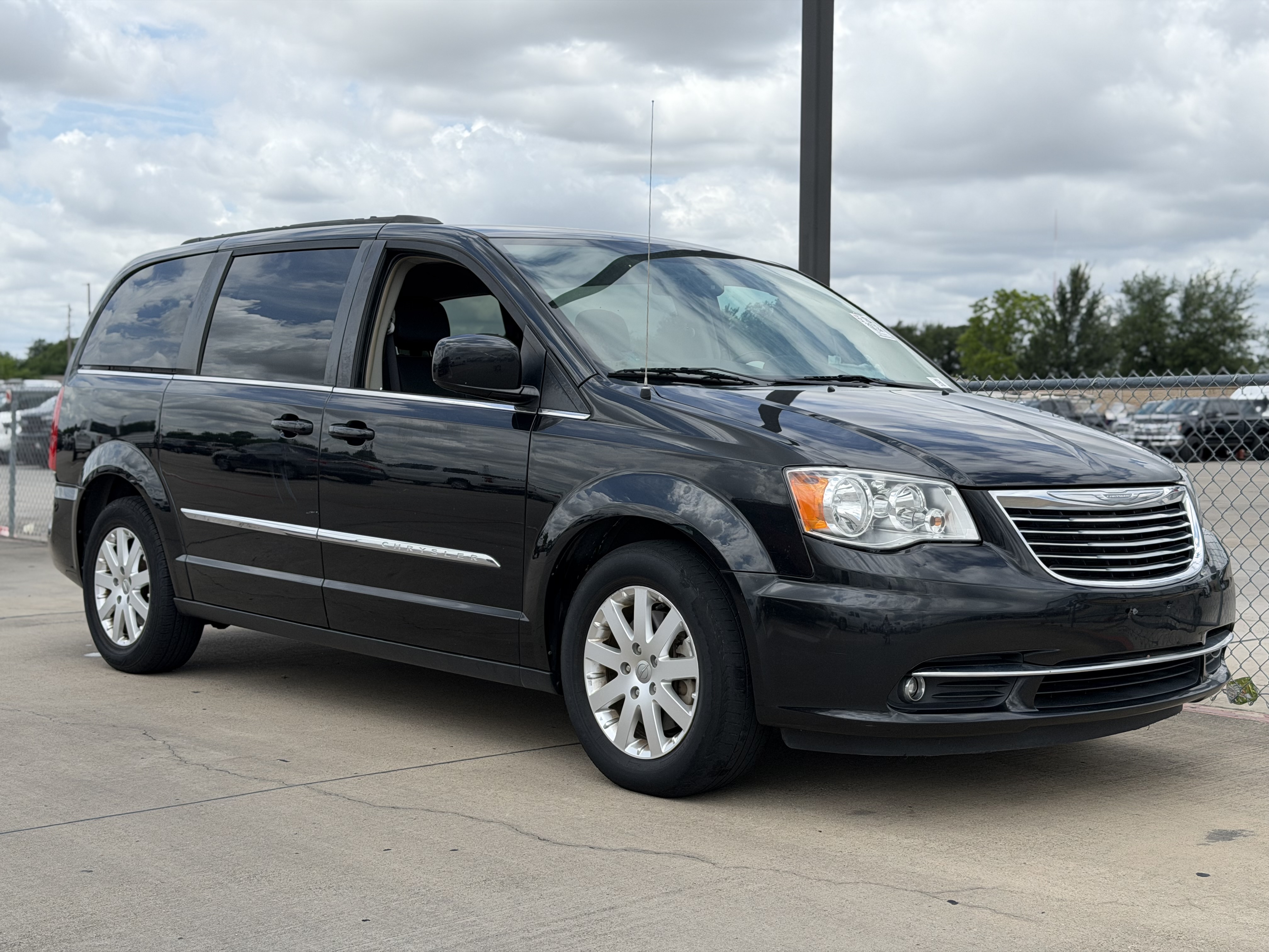Black 2015 Chrysler Town & Country Touring FWD Minivan Front-Wheel Drive Automatic