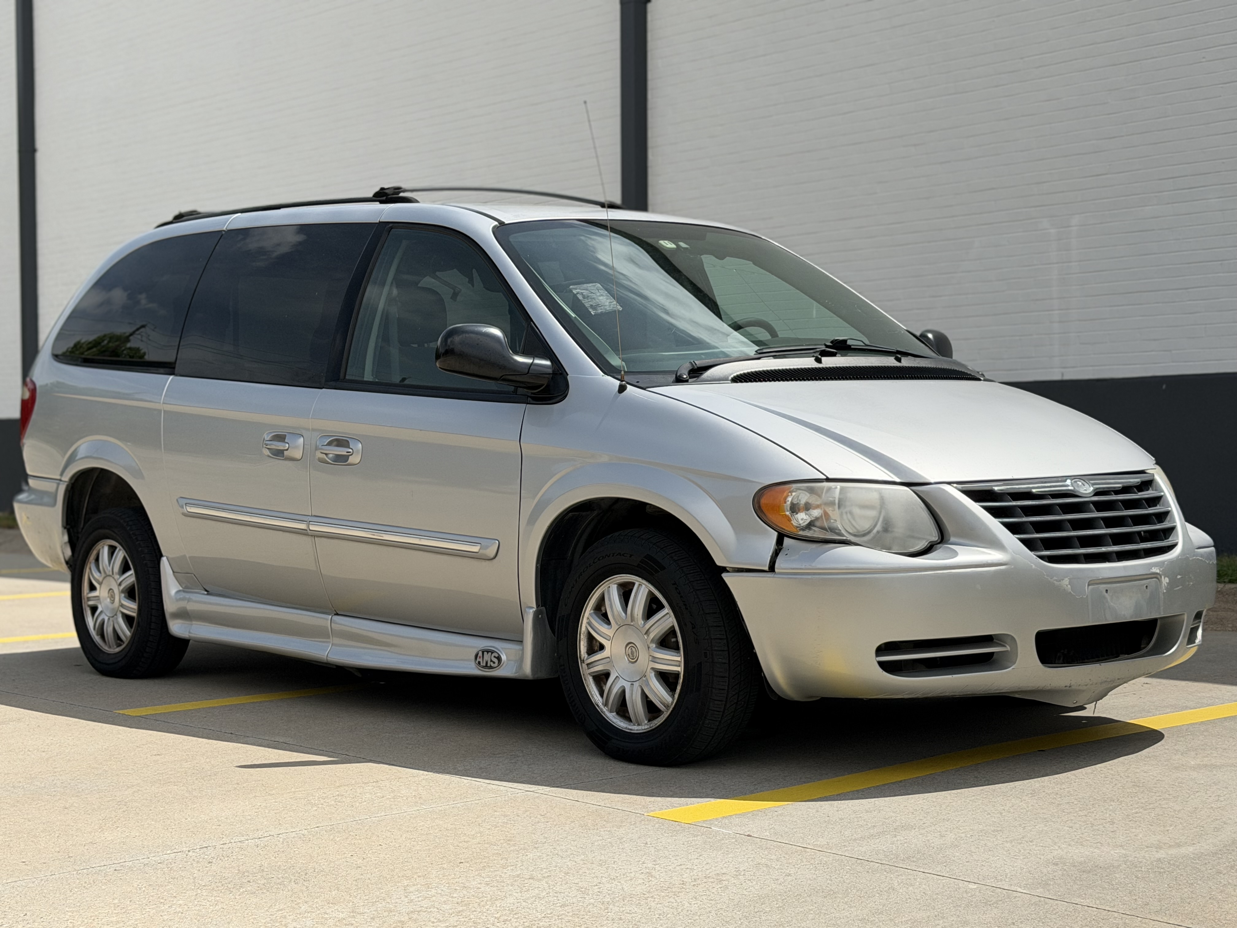  2007 Chrysler Town & Country Touring LWB FWD   
