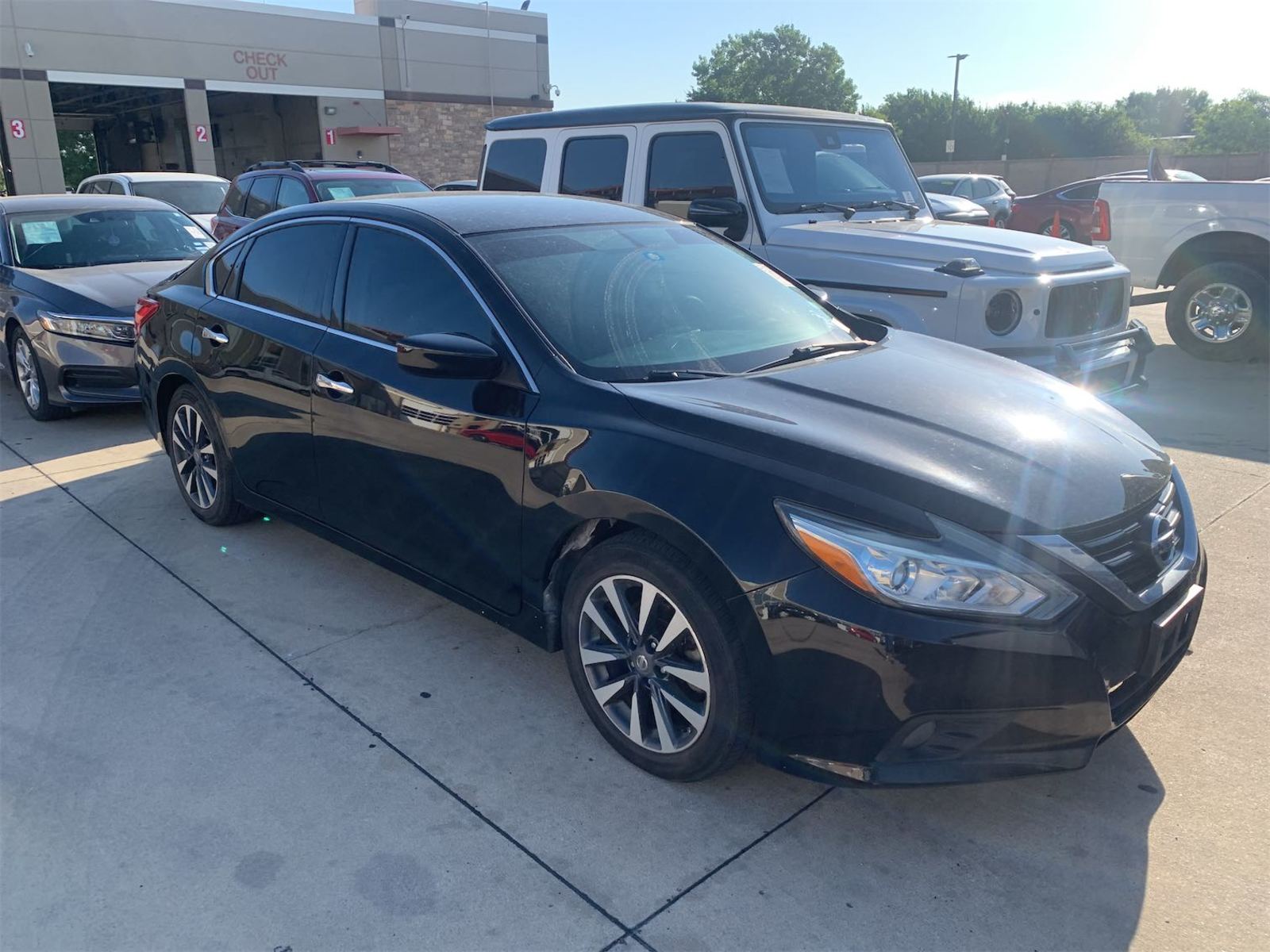 Gray 2017 Nissan Altima Sedan Front-Wheel Drive Automatic