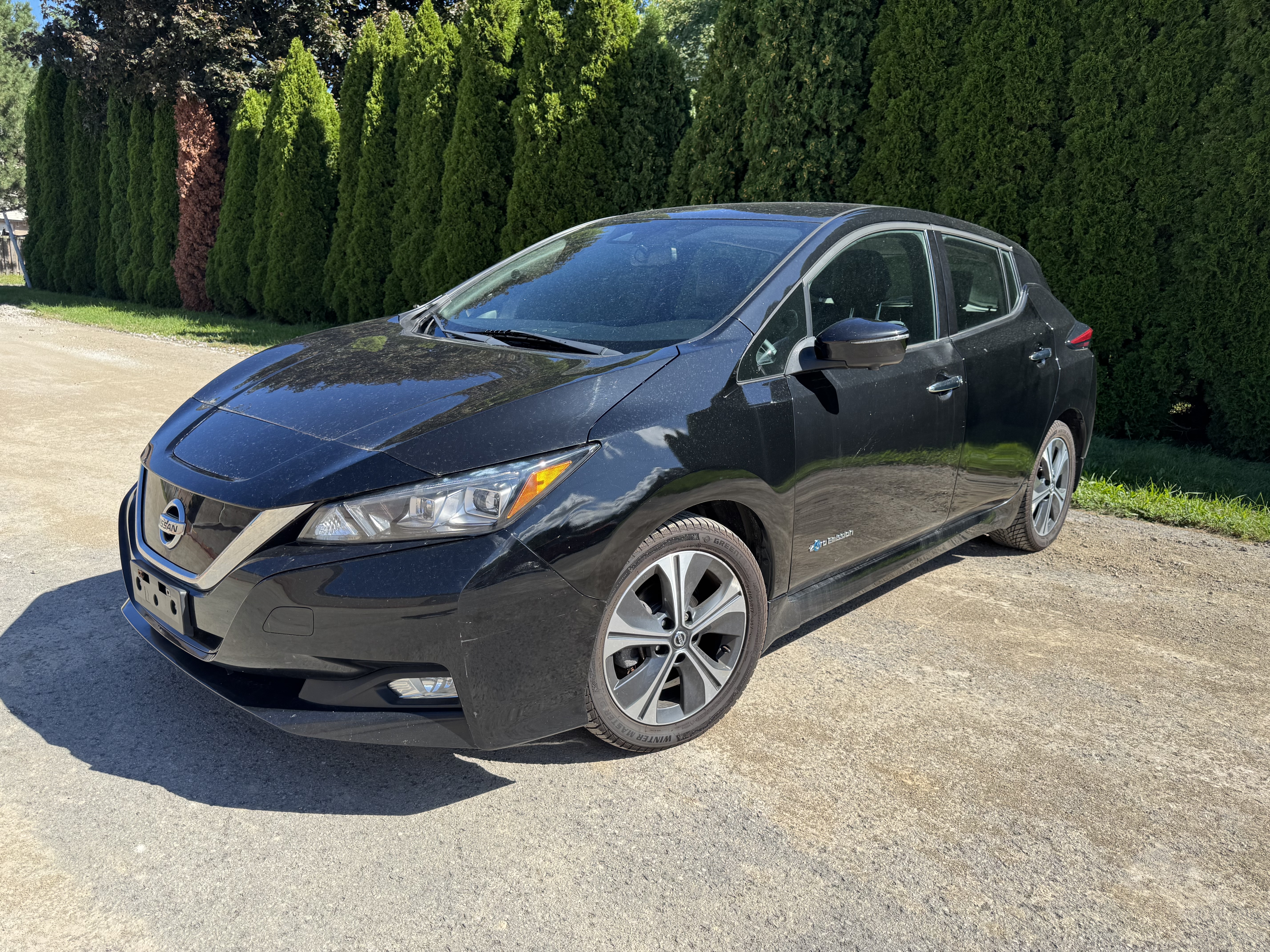Black 2018 Nissan LEAF Hatchback Front-Wheel Drive 1-Speed Dual Clutch
