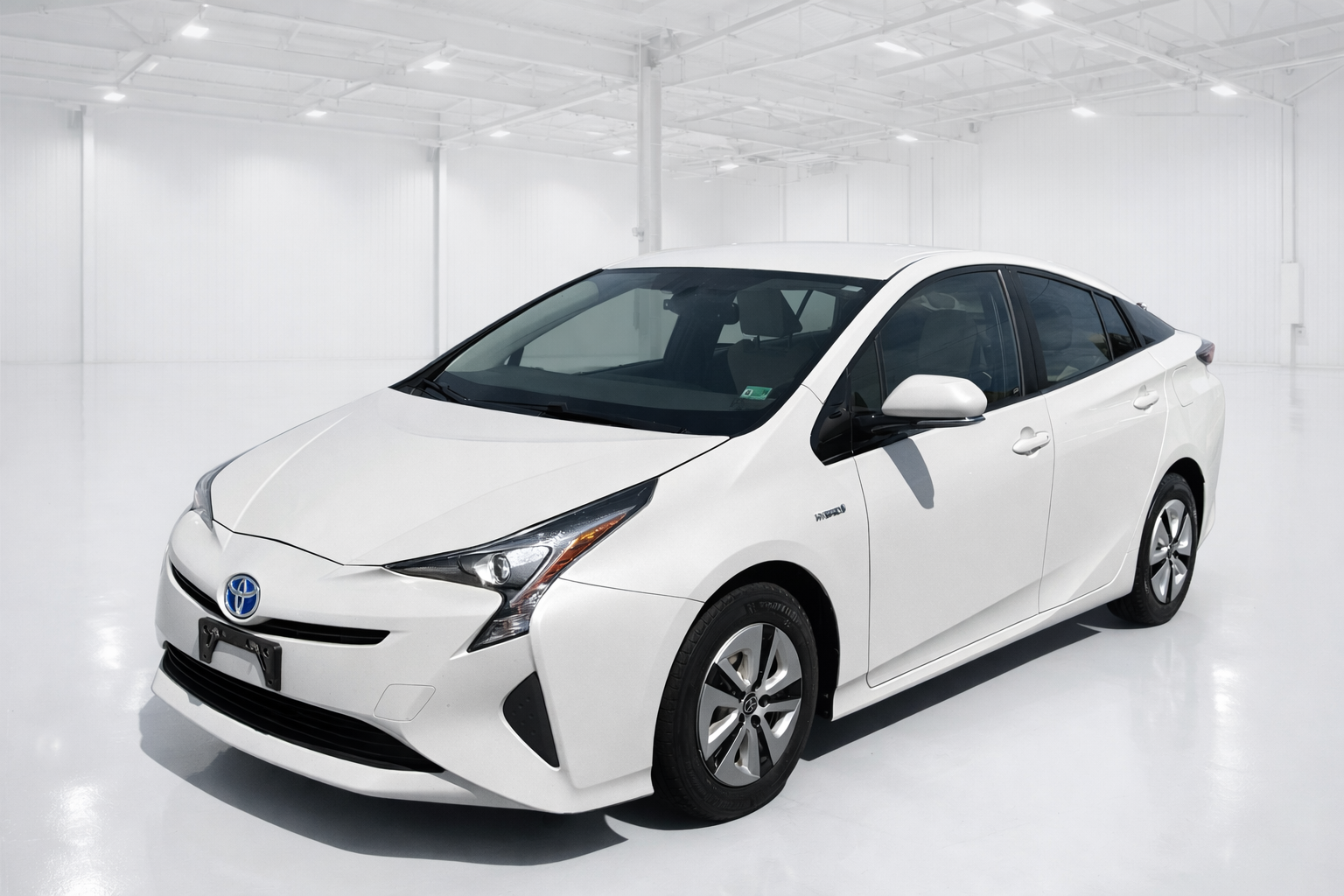White 2016 Toyota Prius Four FWD Hatchback Front-Wheel Drive Automatic