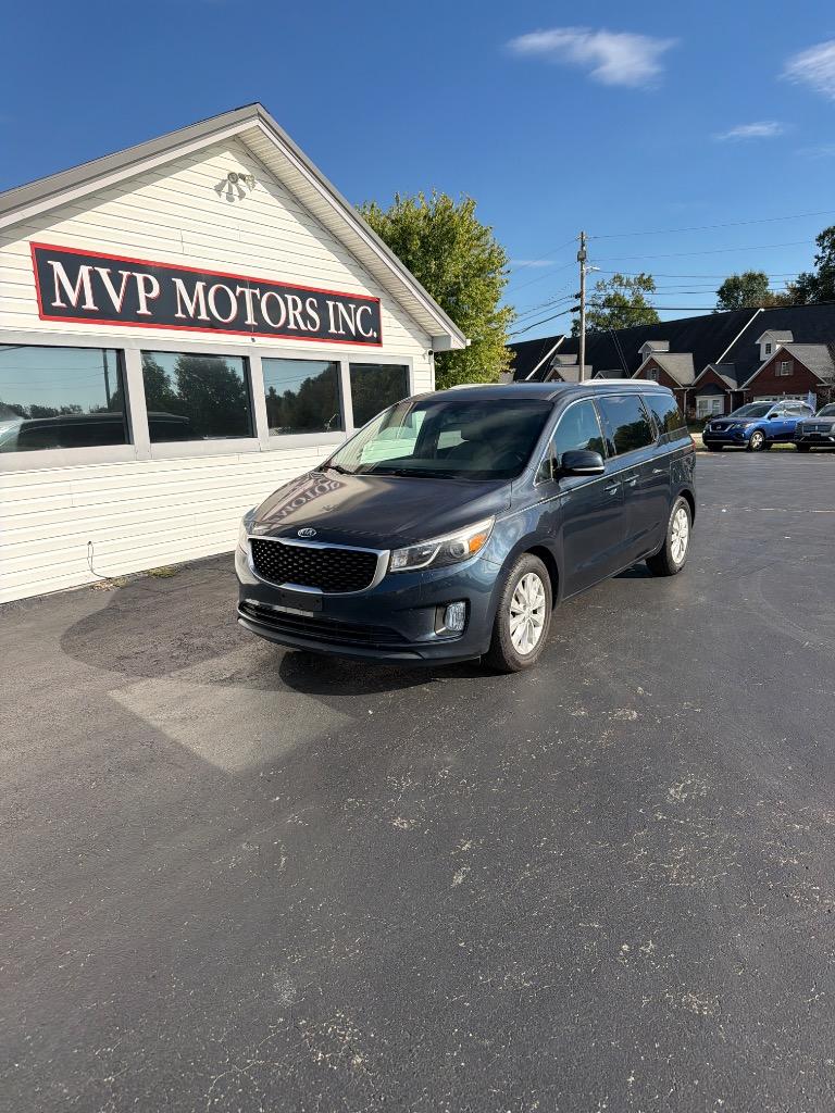 2016 Kia Sedona EX - Middle level
