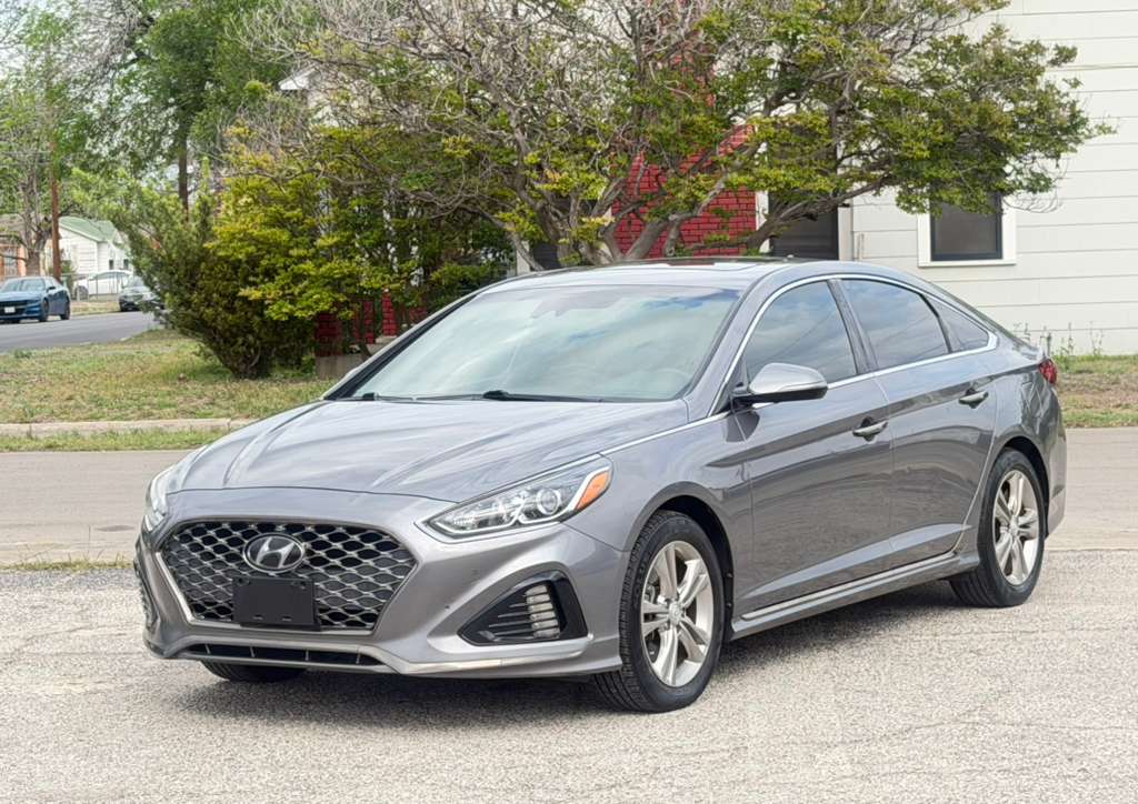 View vehicle photo 5