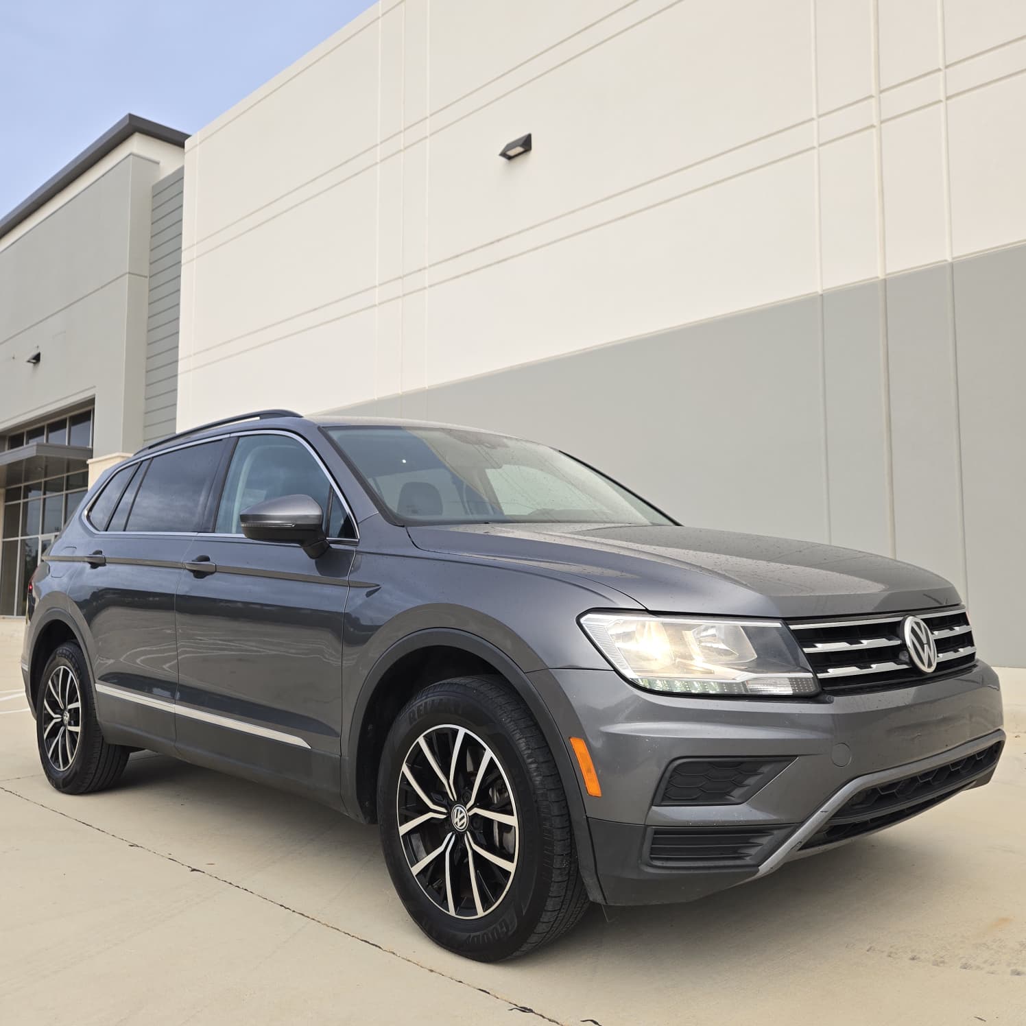 Black 2021 Volkswagen Tiguan SUV / Crossover Front-Wheel Drive Automatic