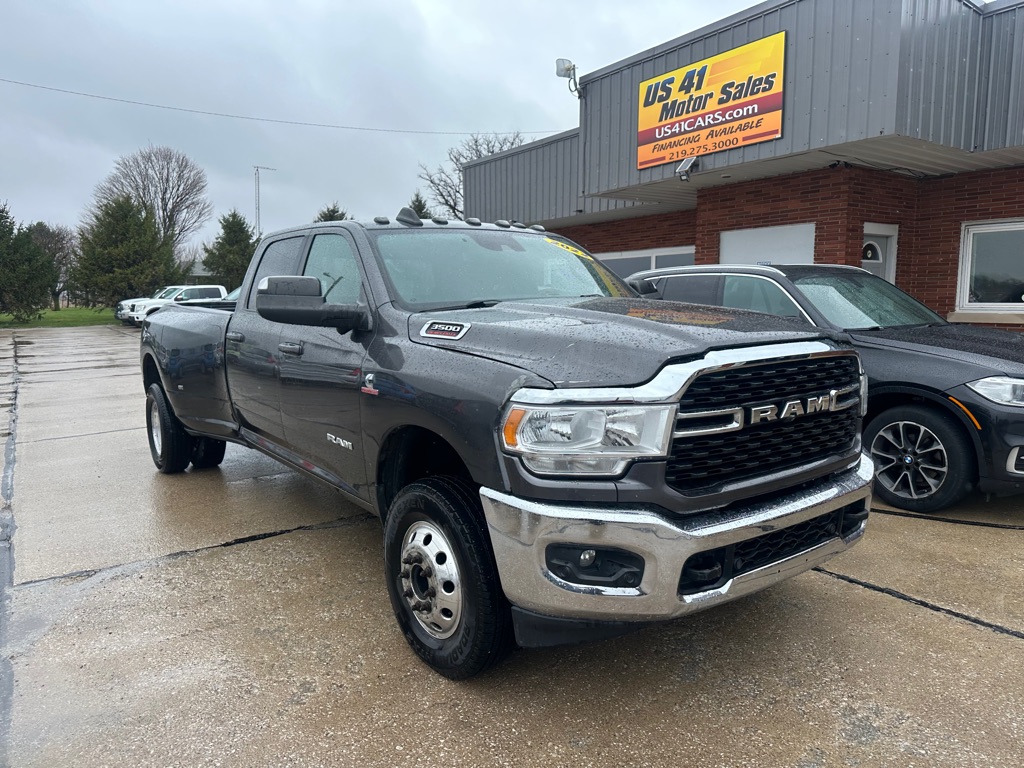 View vehicle photo 3