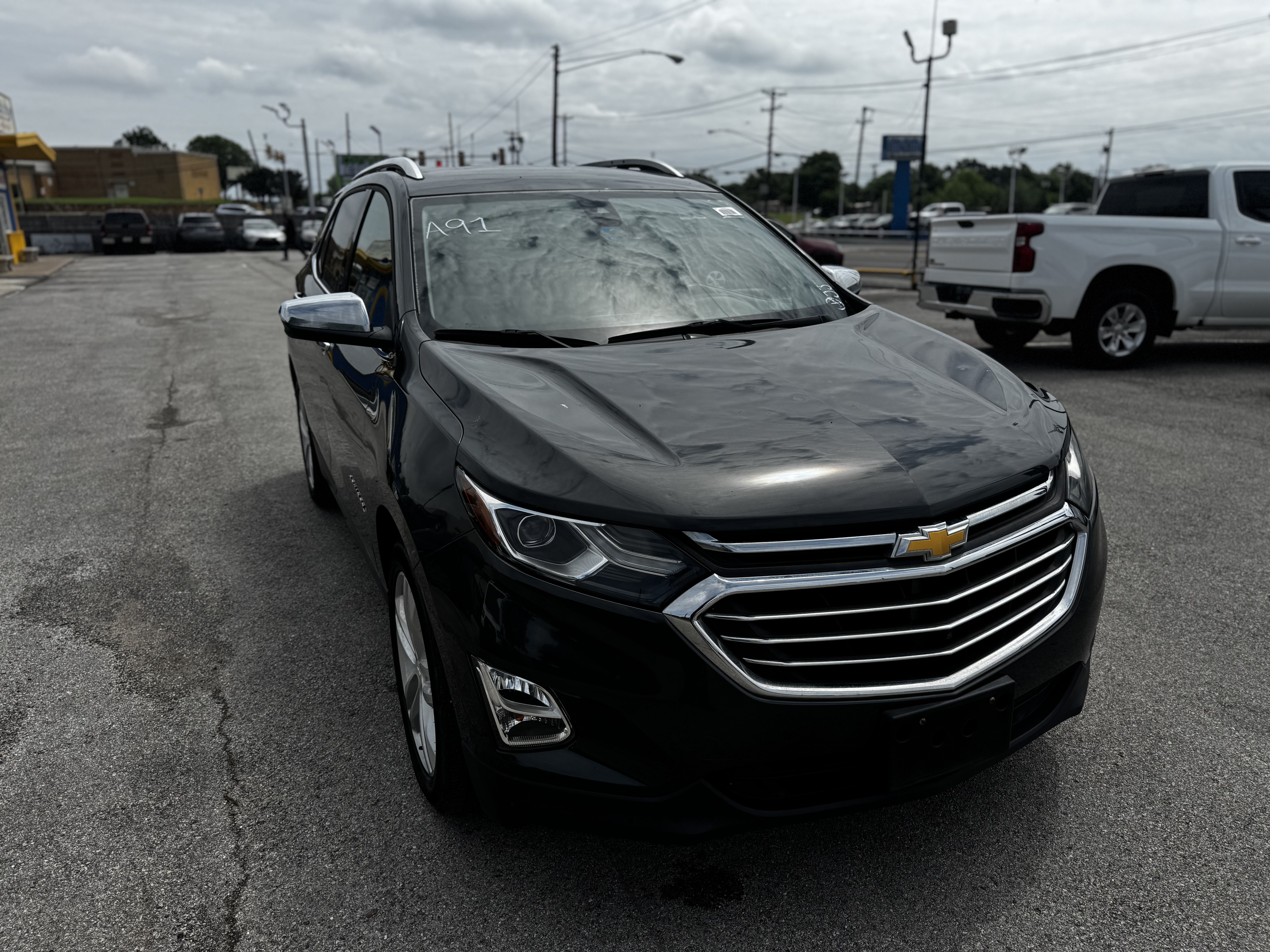 - 2018 Chevrolet Equinox 2.0T Premier FWD SUV / Crossover Front-Wheel Drive Automatic