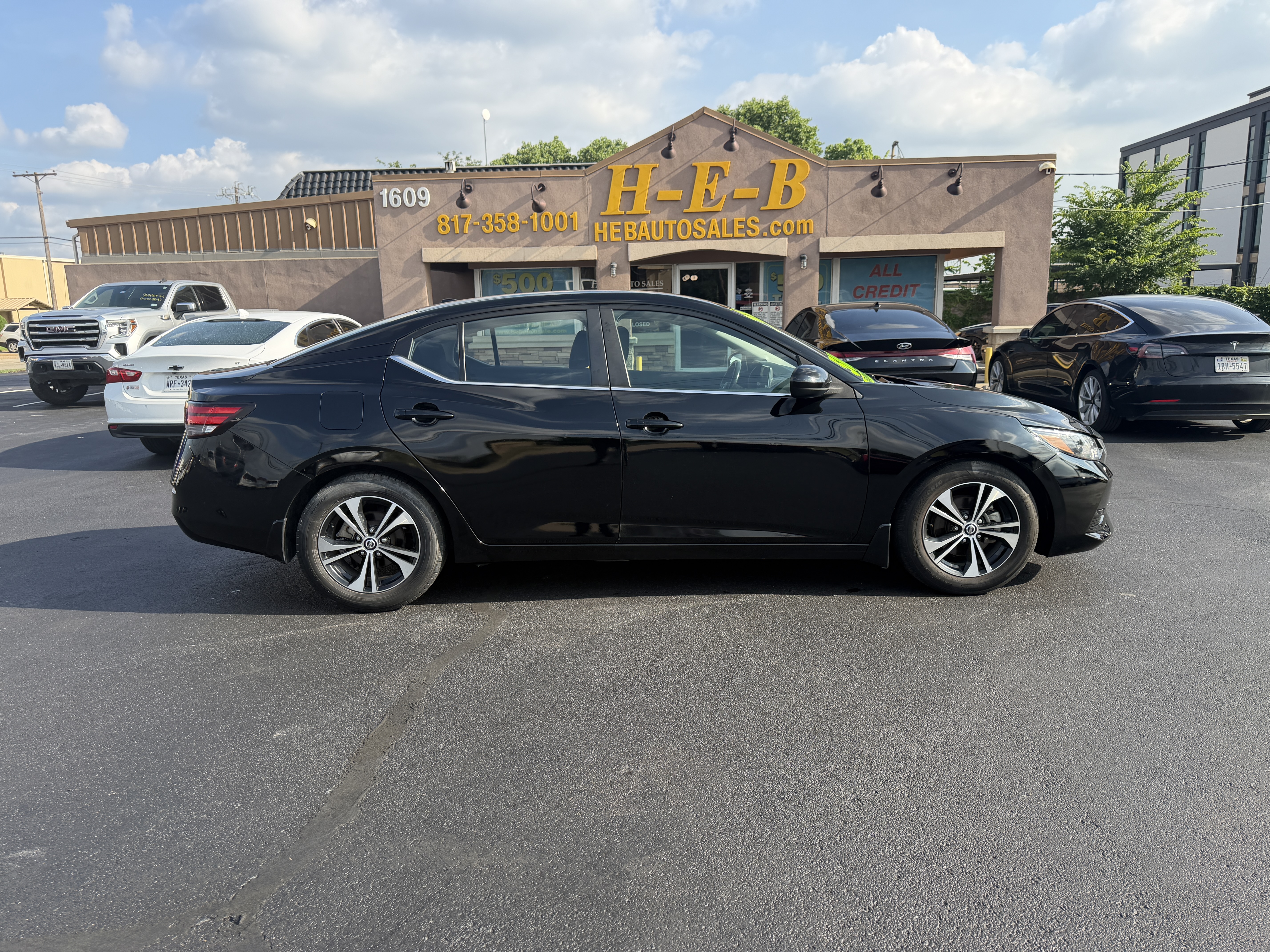 View vehicle photo 2