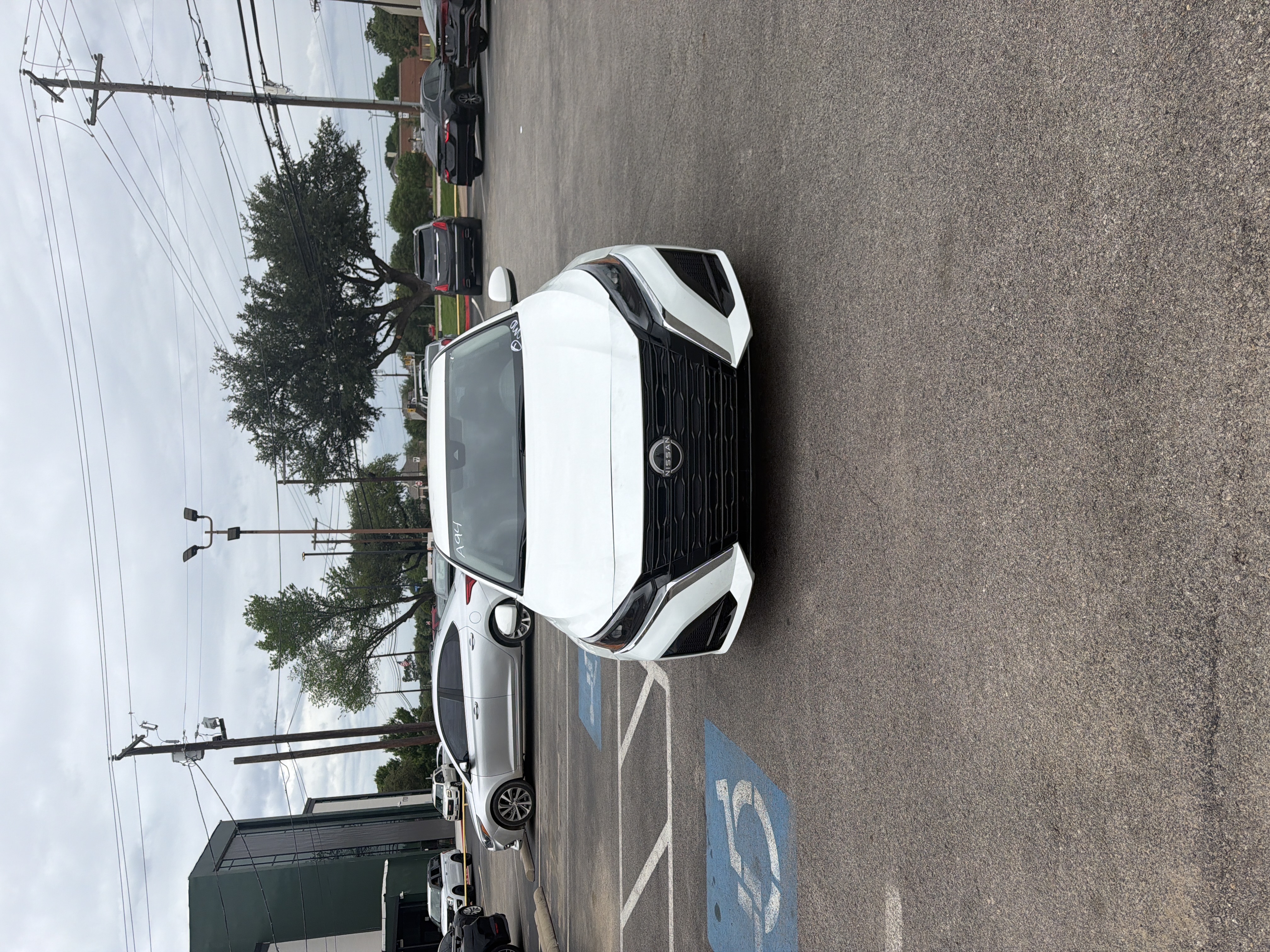 View vehicle photo 2