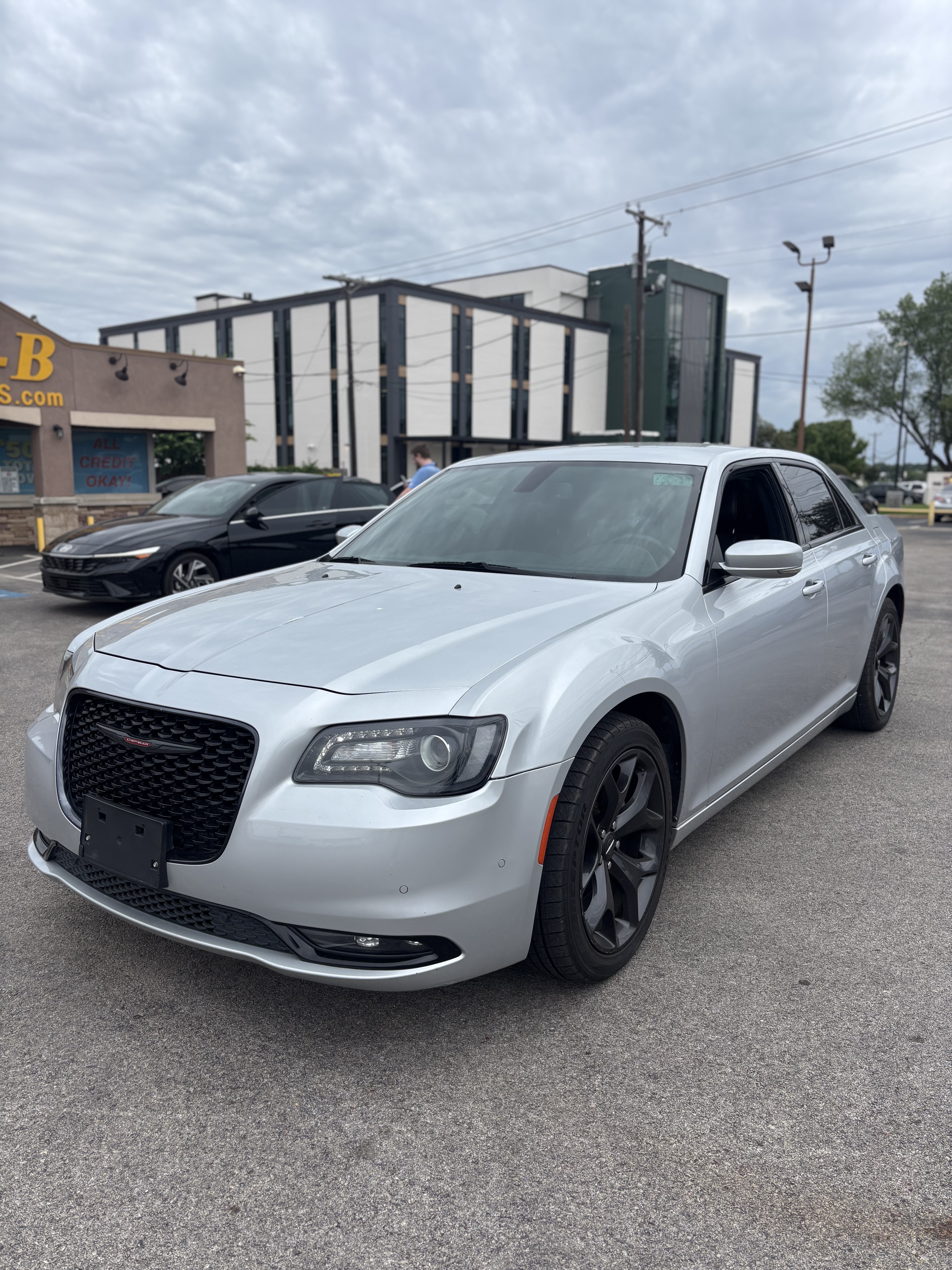 View vehicle photo 3
