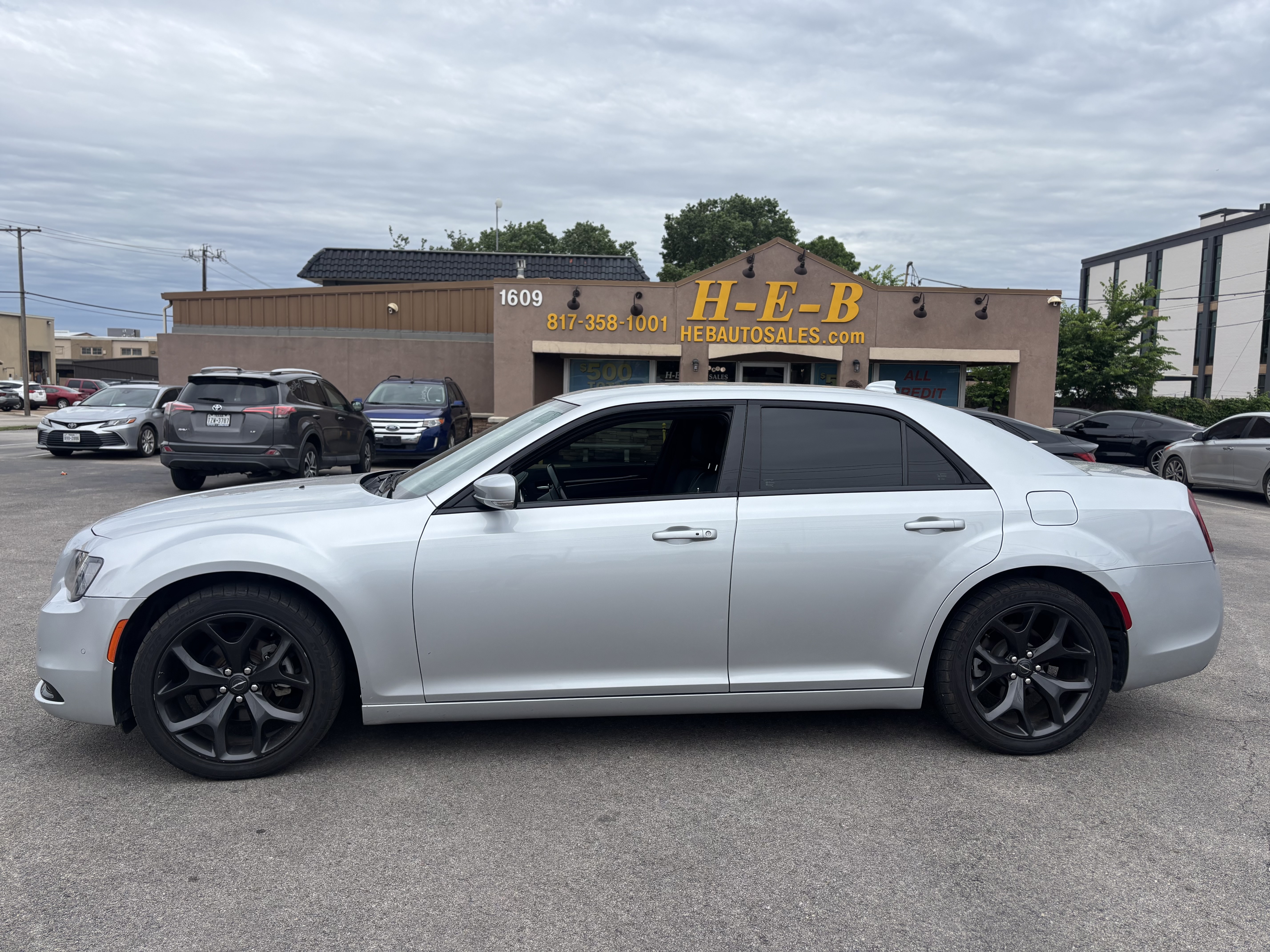 View vehicle photo 4