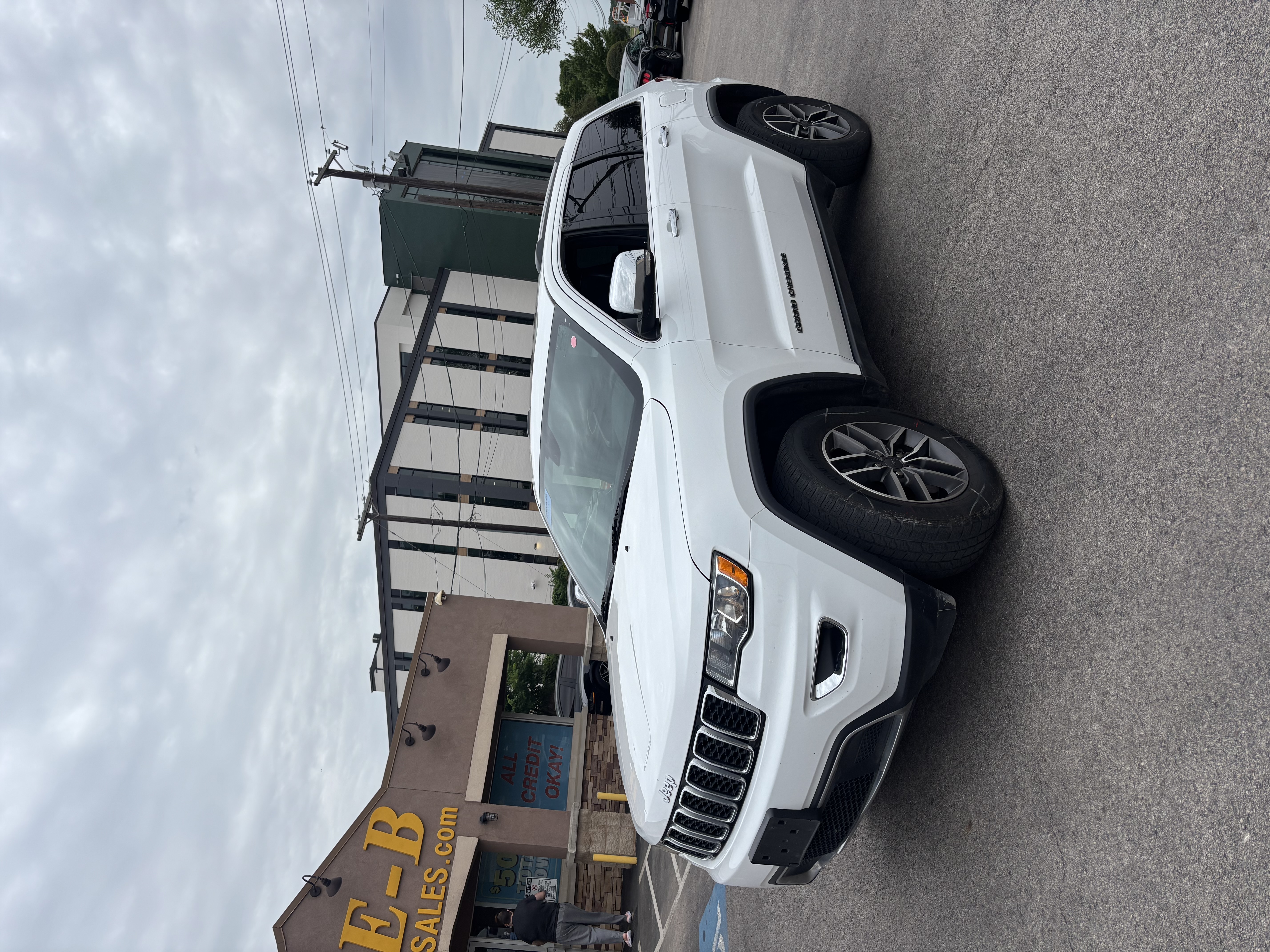 View vehicle photo 3