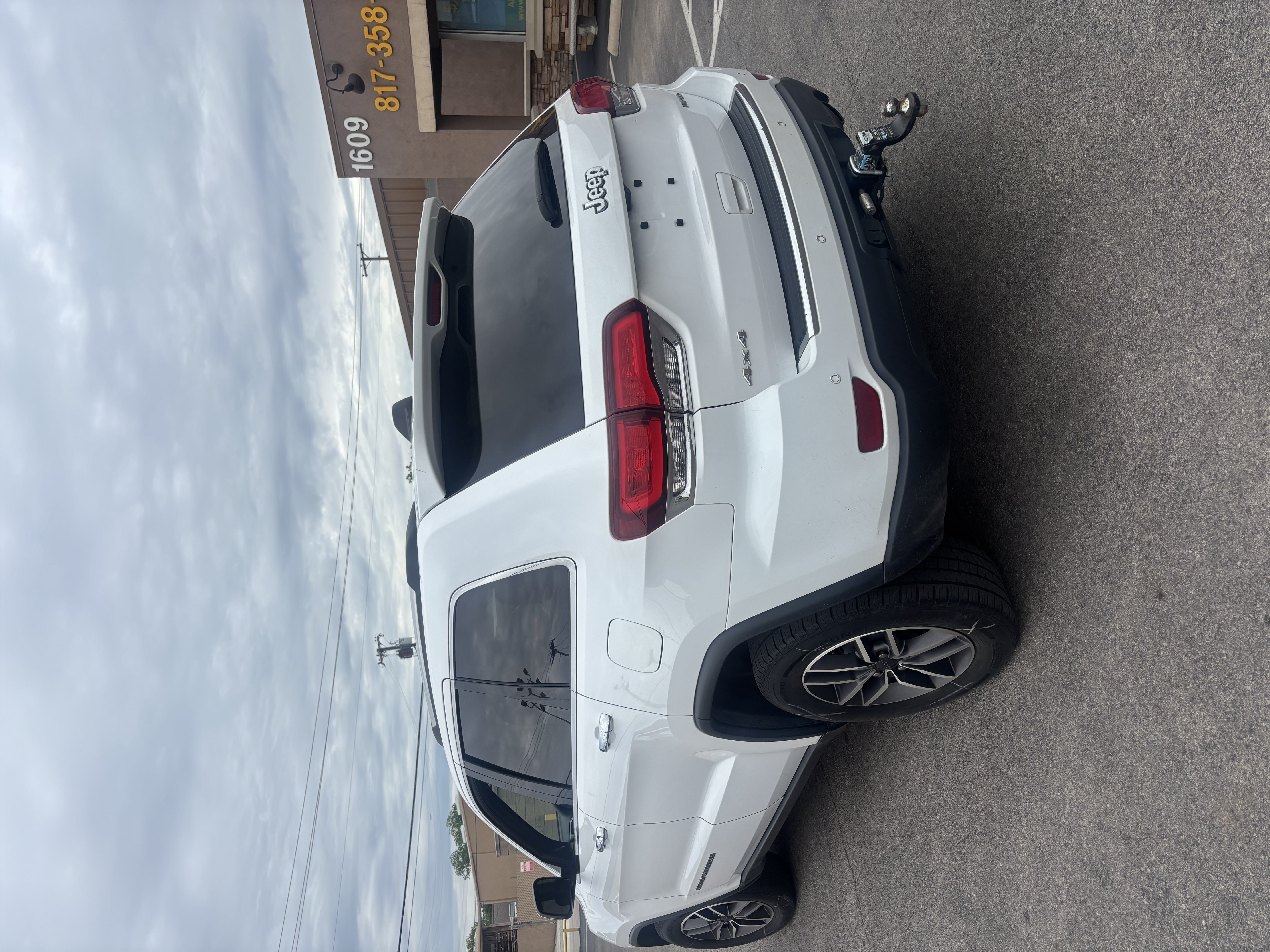 View vehicle photo 5