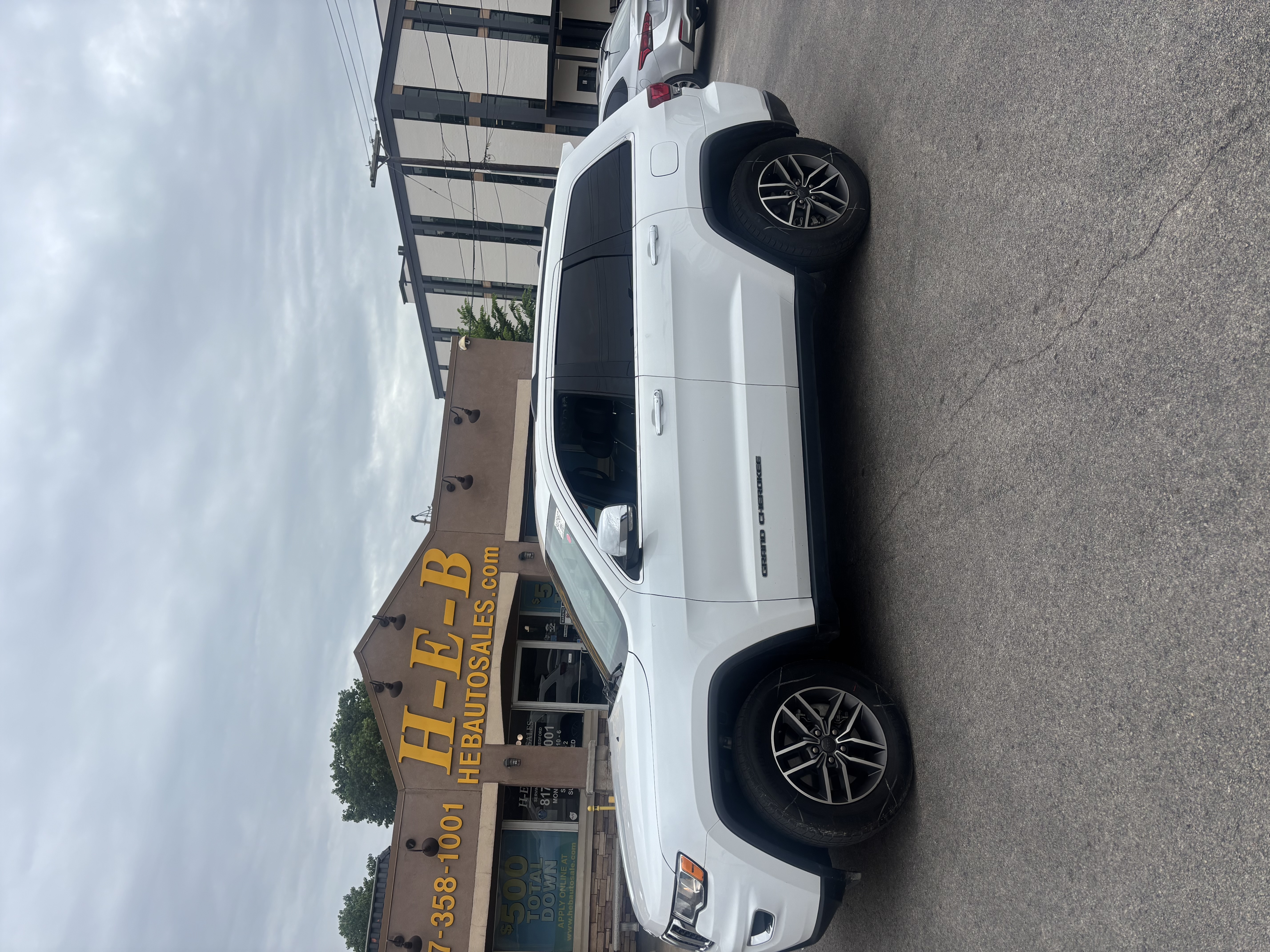View vehicle photo 4