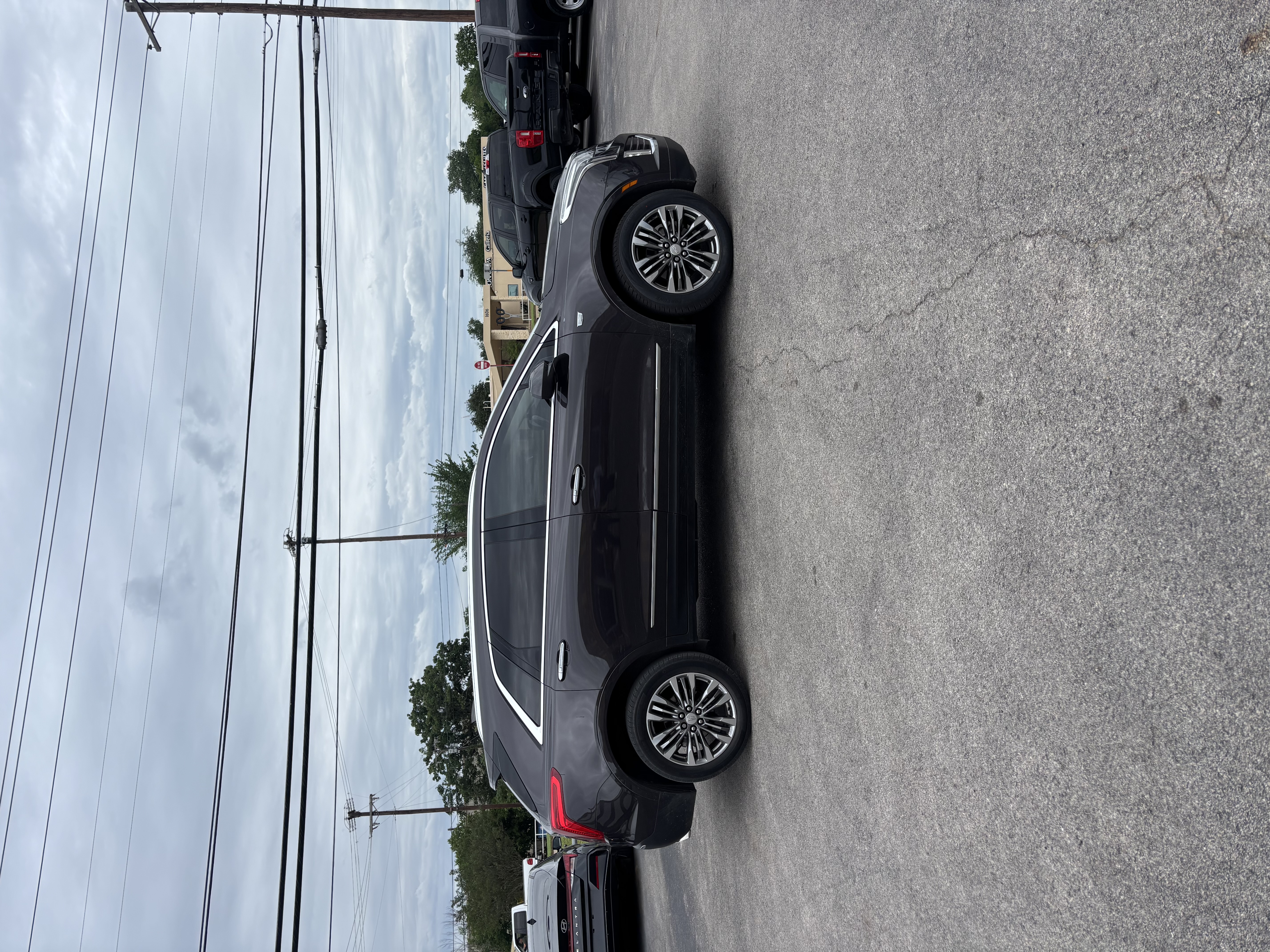 View vehicle photo 3