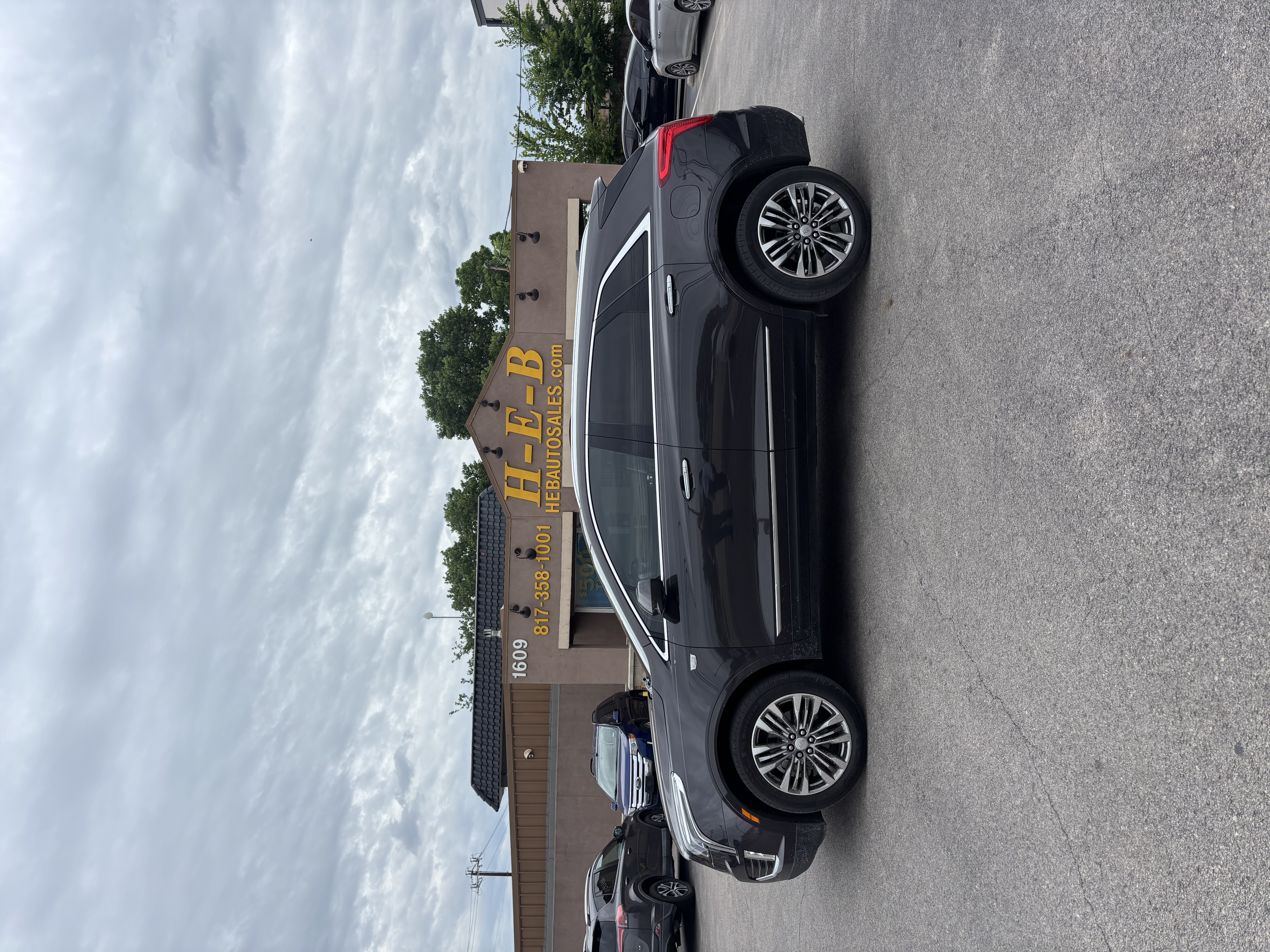 View vehicle photo 7