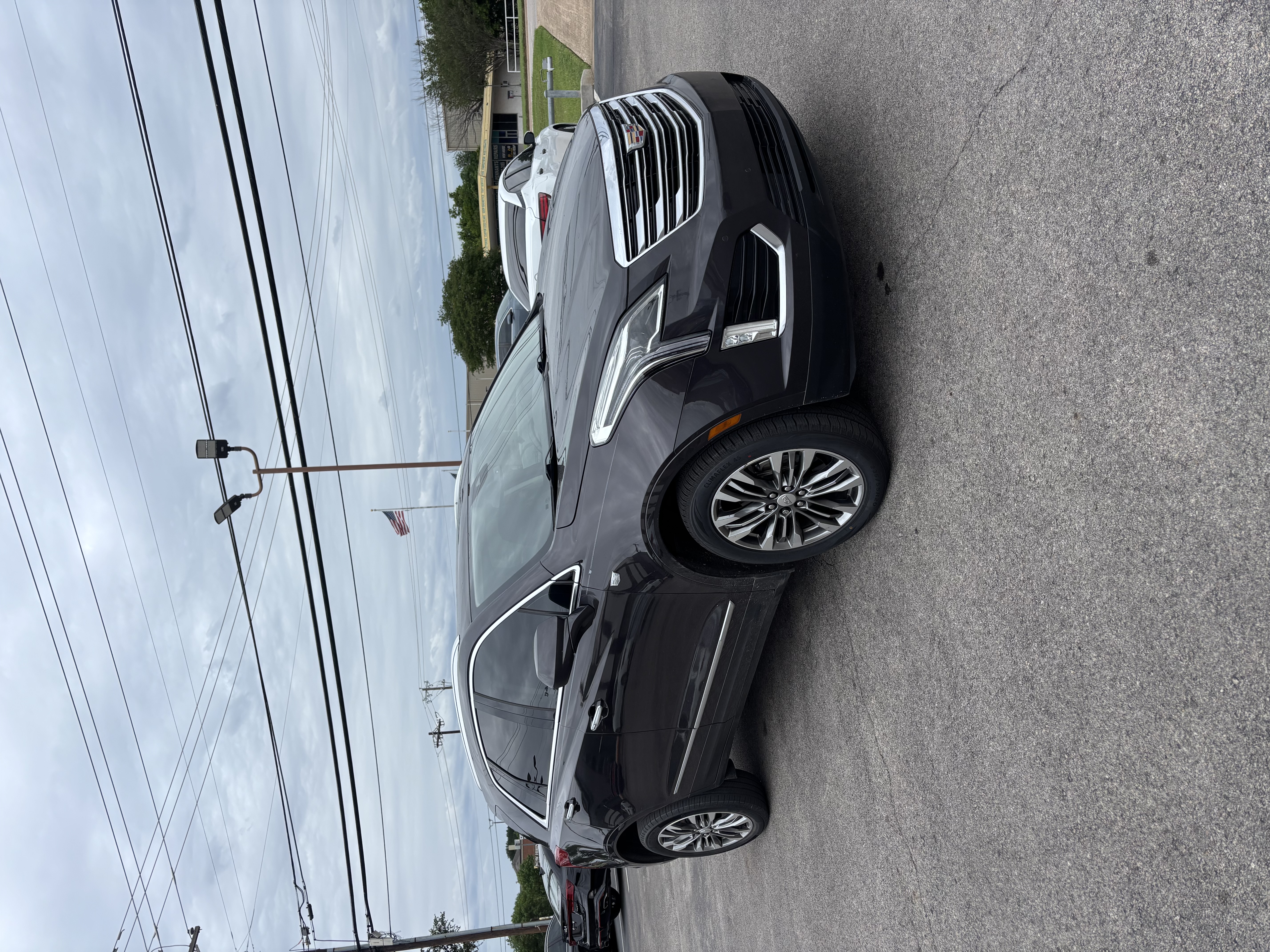 View vehicle photo 2